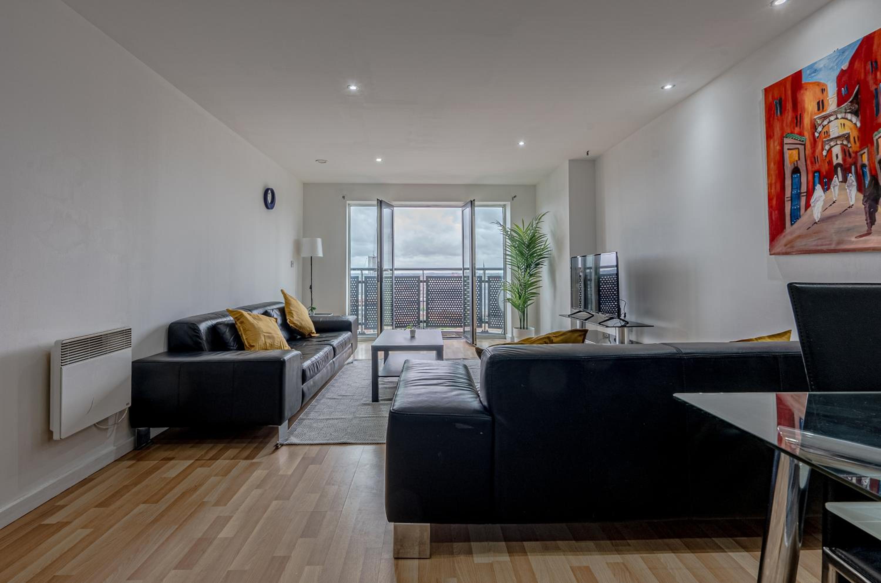Modern 2BR Apartment City Centre Free Secure Parking Stunning Views view 2