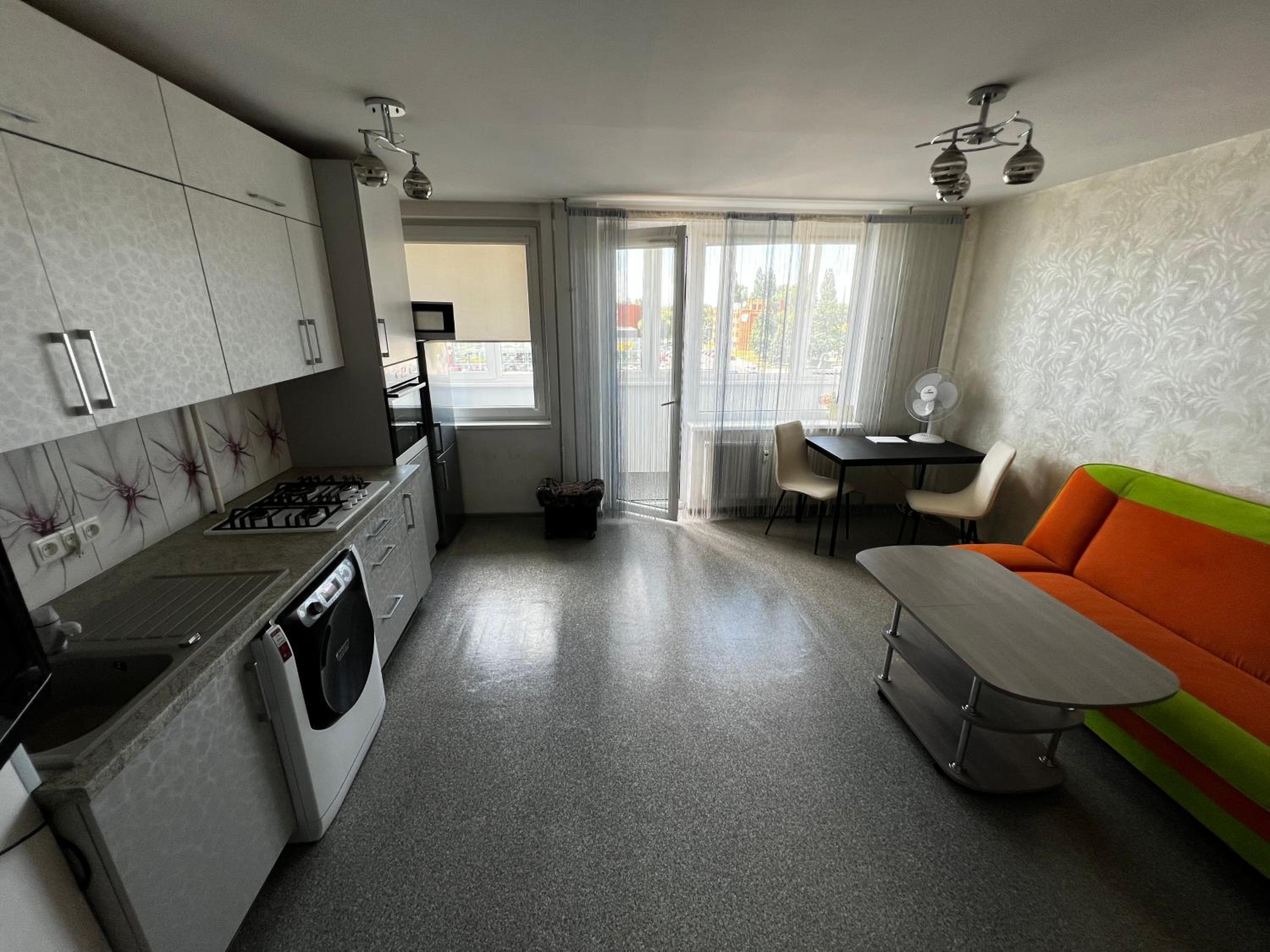 Small Studio Apartament near City Center - self check in view 2
