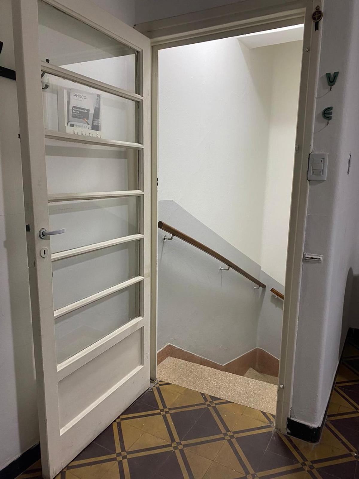 Departamento Centrico J, 2 dormitorios, con cohera (ad), living, comedor y cocina completa