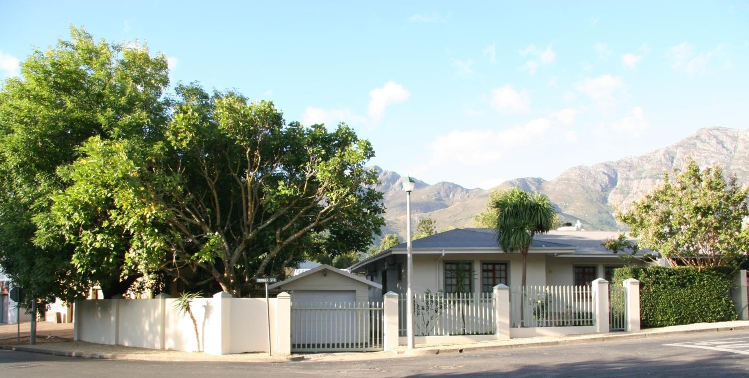 Cape Robin Cottage view 3