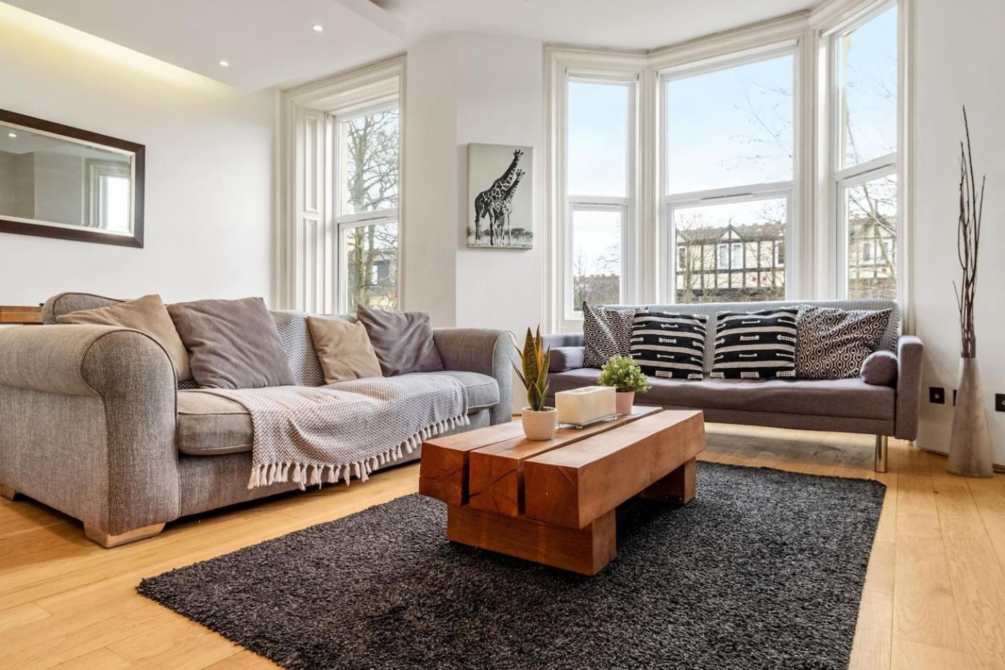 Luxury 2bed Apartment in Jesmond with Parking! view 4