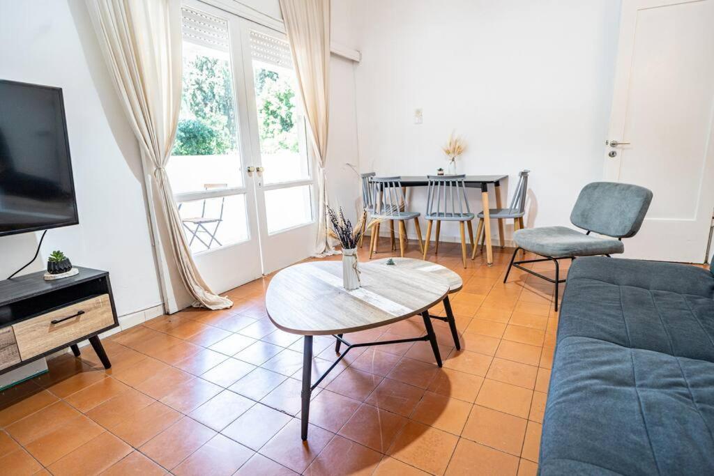 lovely 1-bedroom With Balcony-Dizengoff Square. view 5