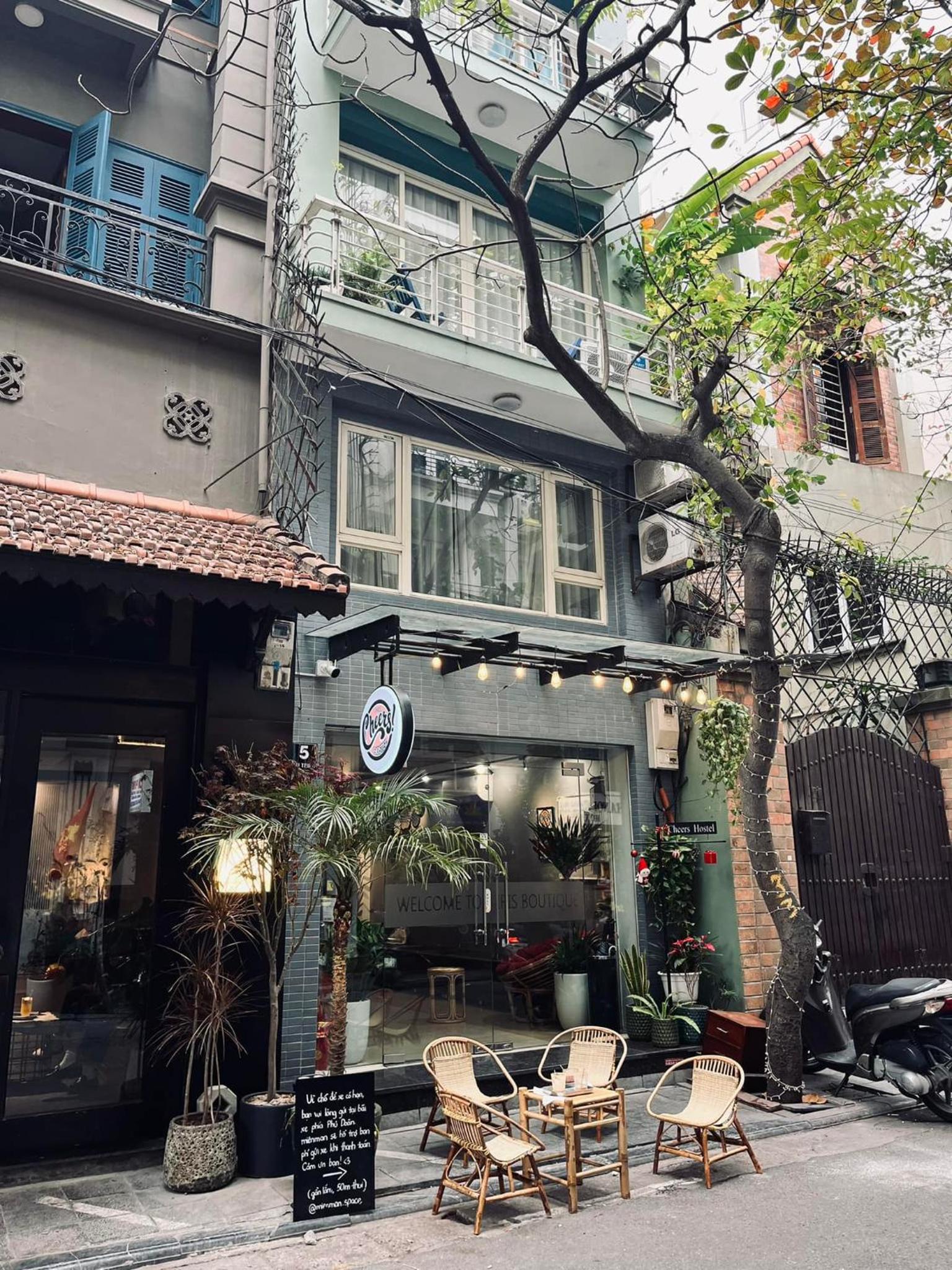 Cheers Hostel Hanoi