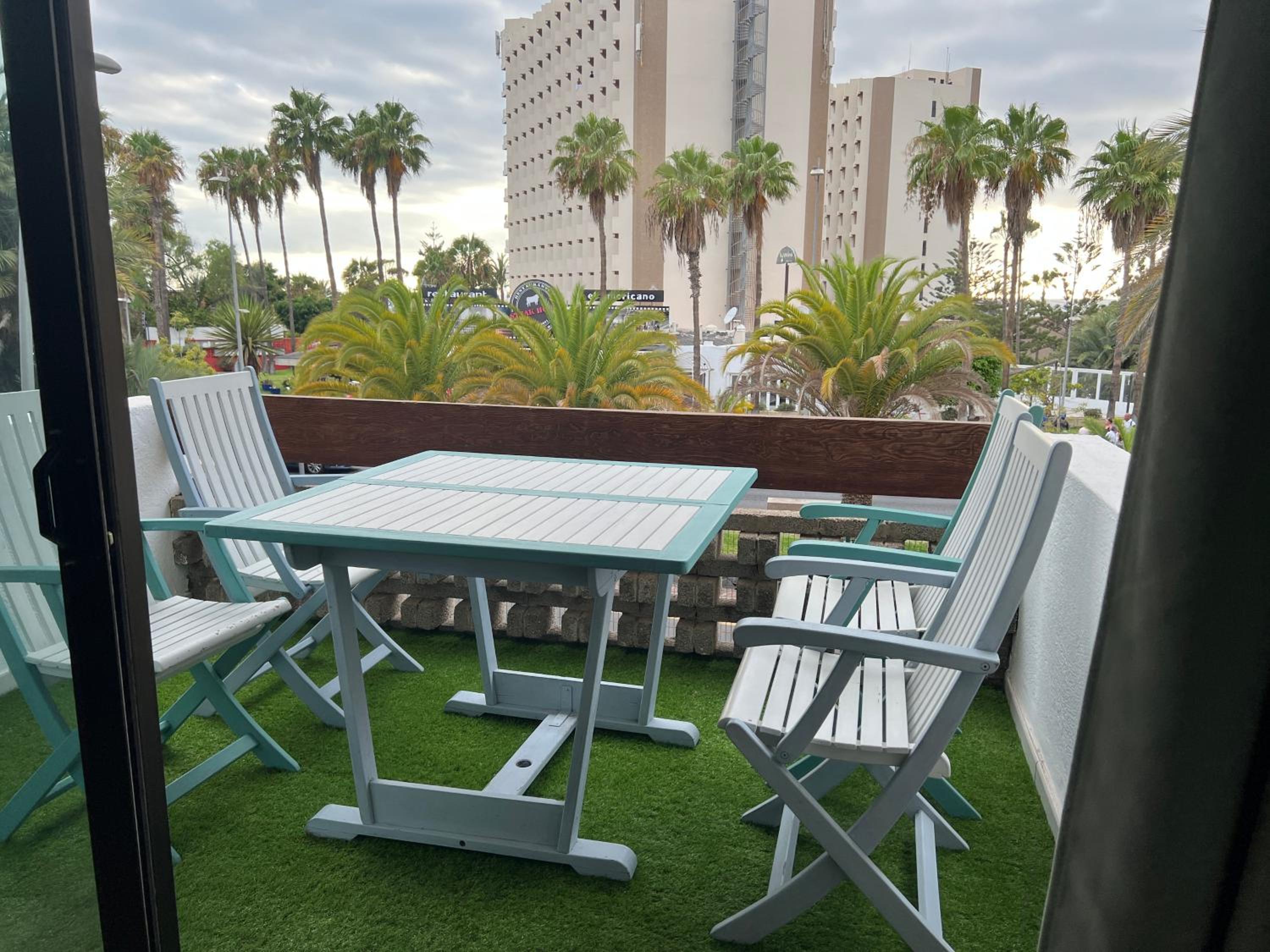 Hotel Surf Station Tenerife Holiday Apartment Las Americas - Image 1