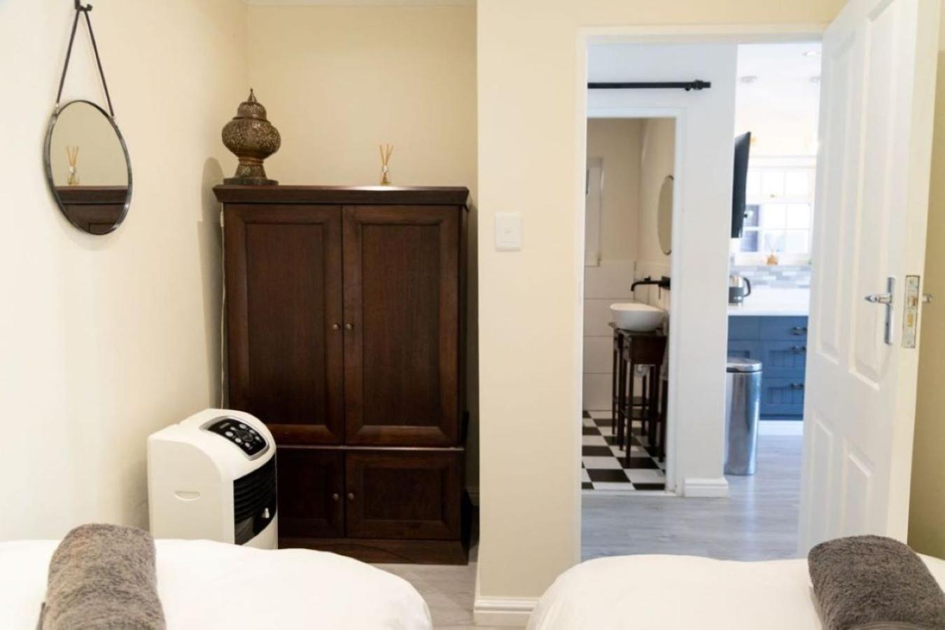 Mitre's Edge Orchard Suite
