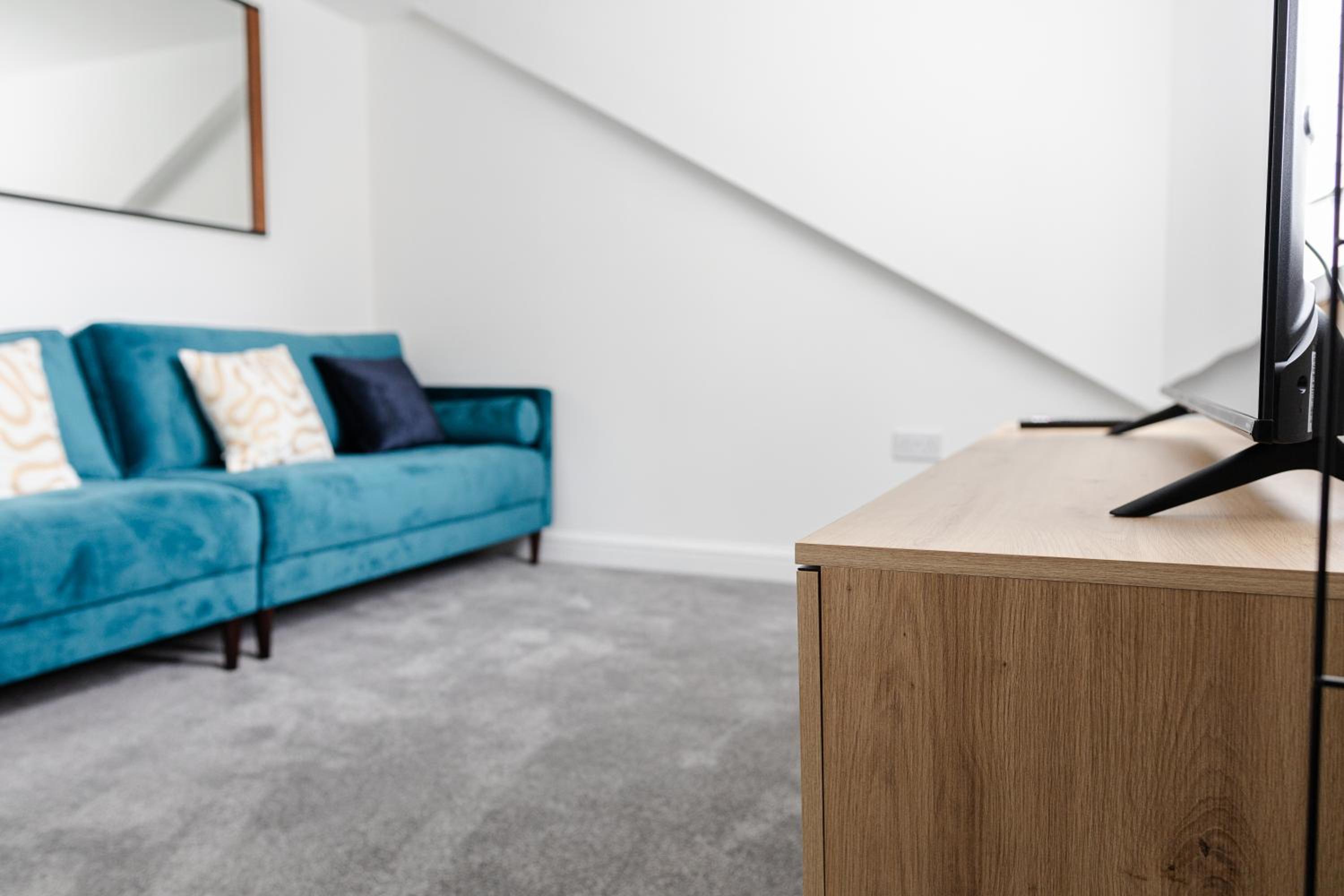 Hotel Chic Urban 2 Bedroom Apartments - Image 1