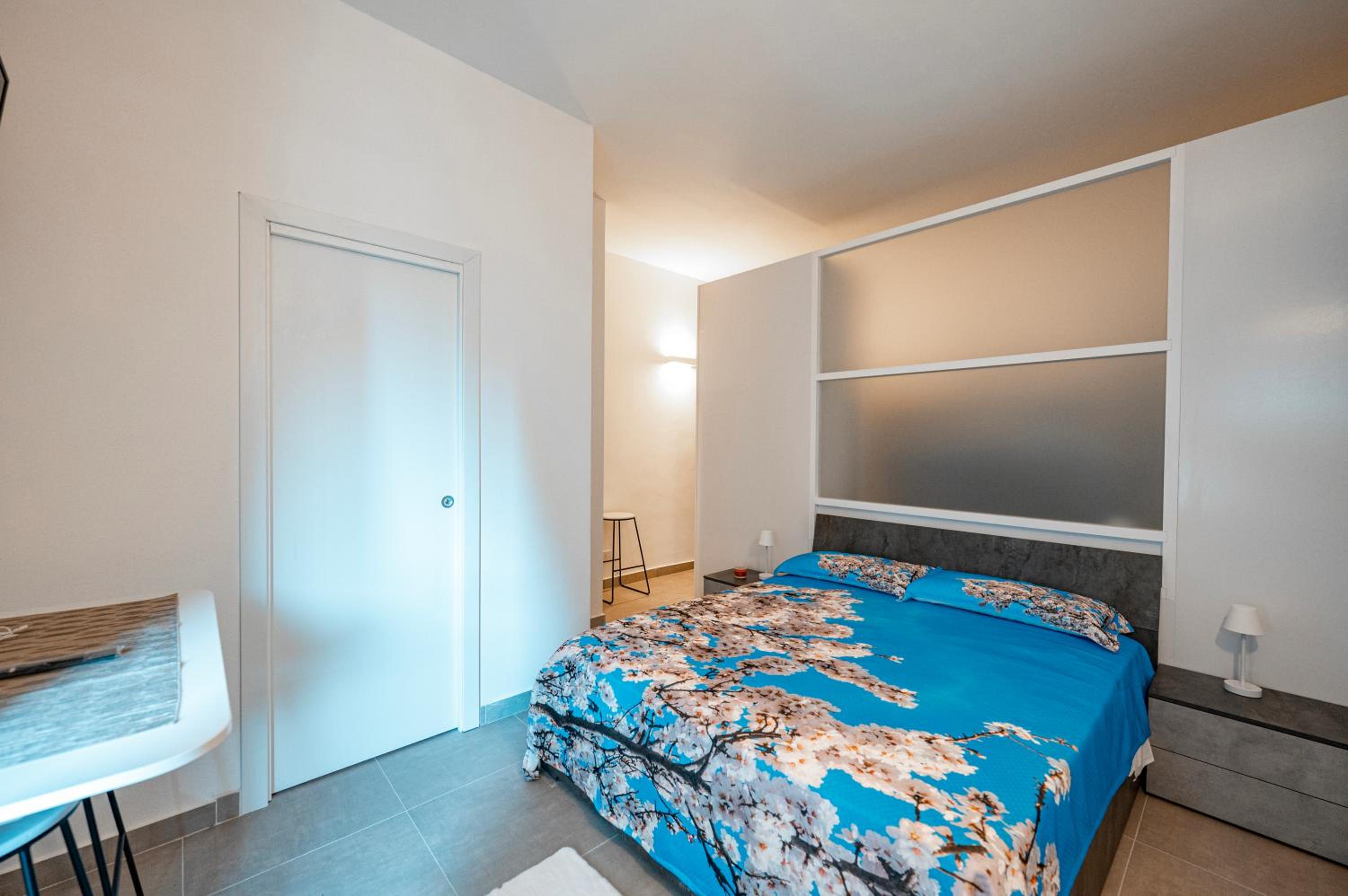 Room in Guest room - Luxury Room La Mandorla view 3