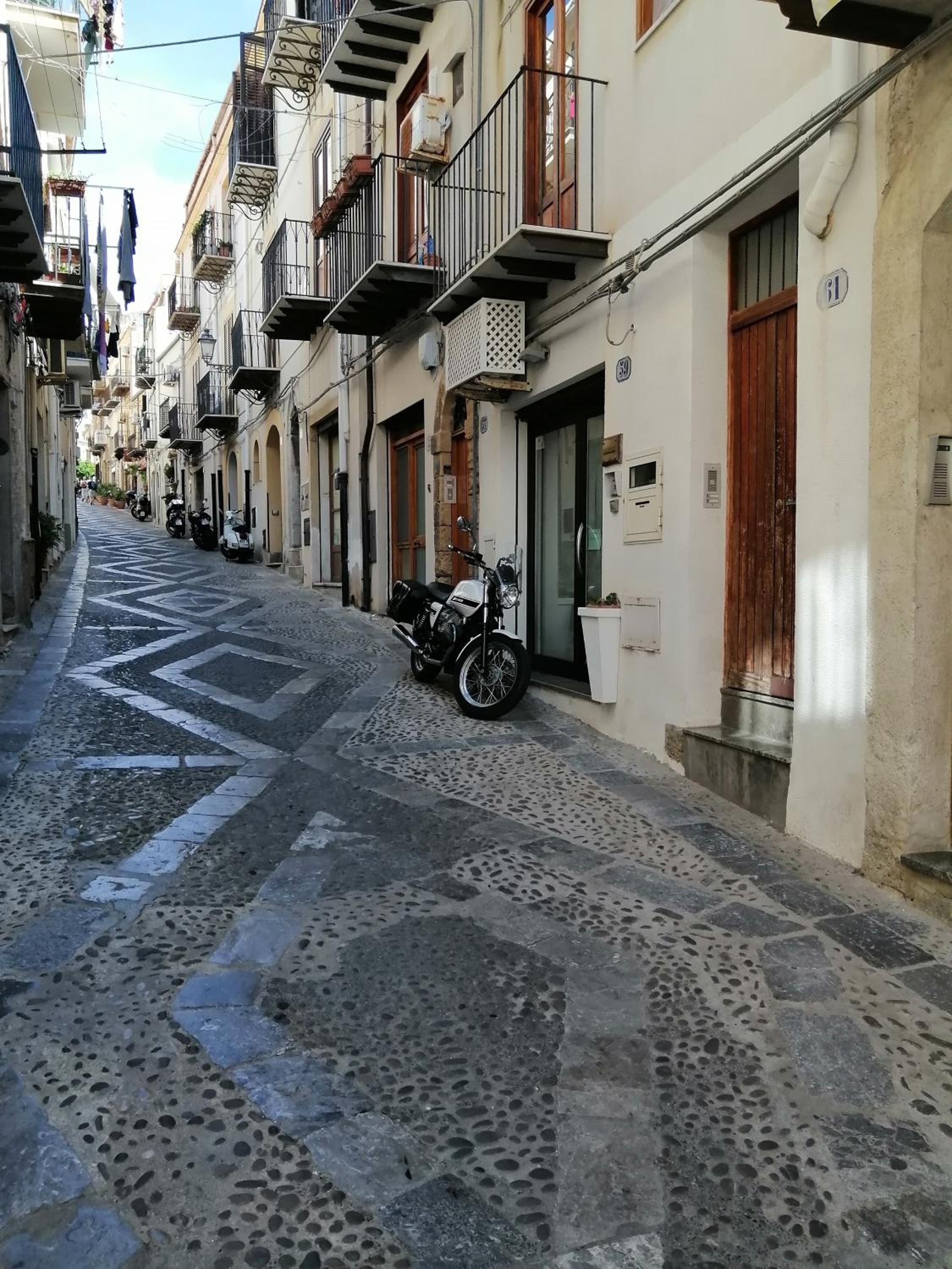 Una Stanza a Cefalù