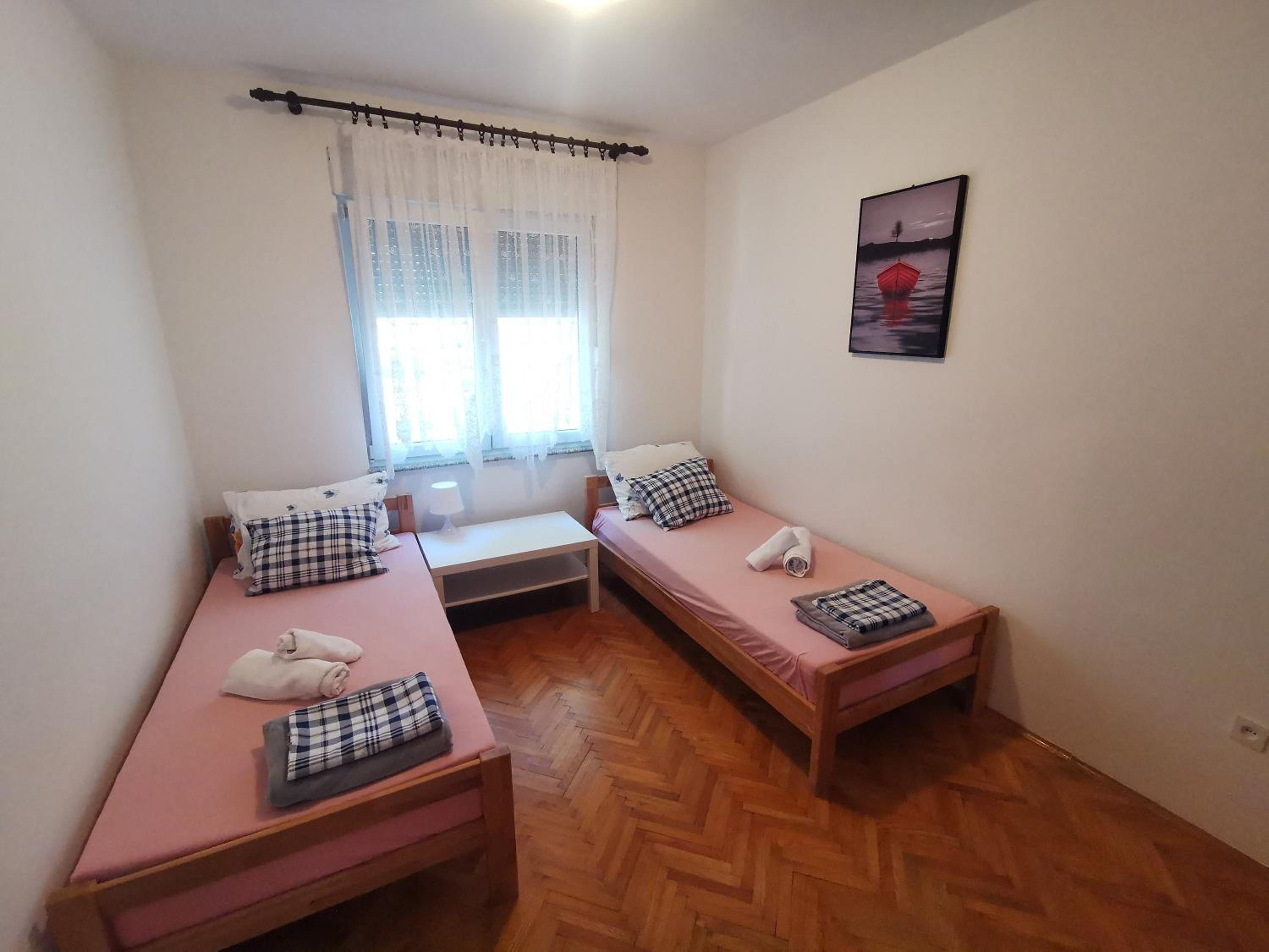 Guest house with pool Ante