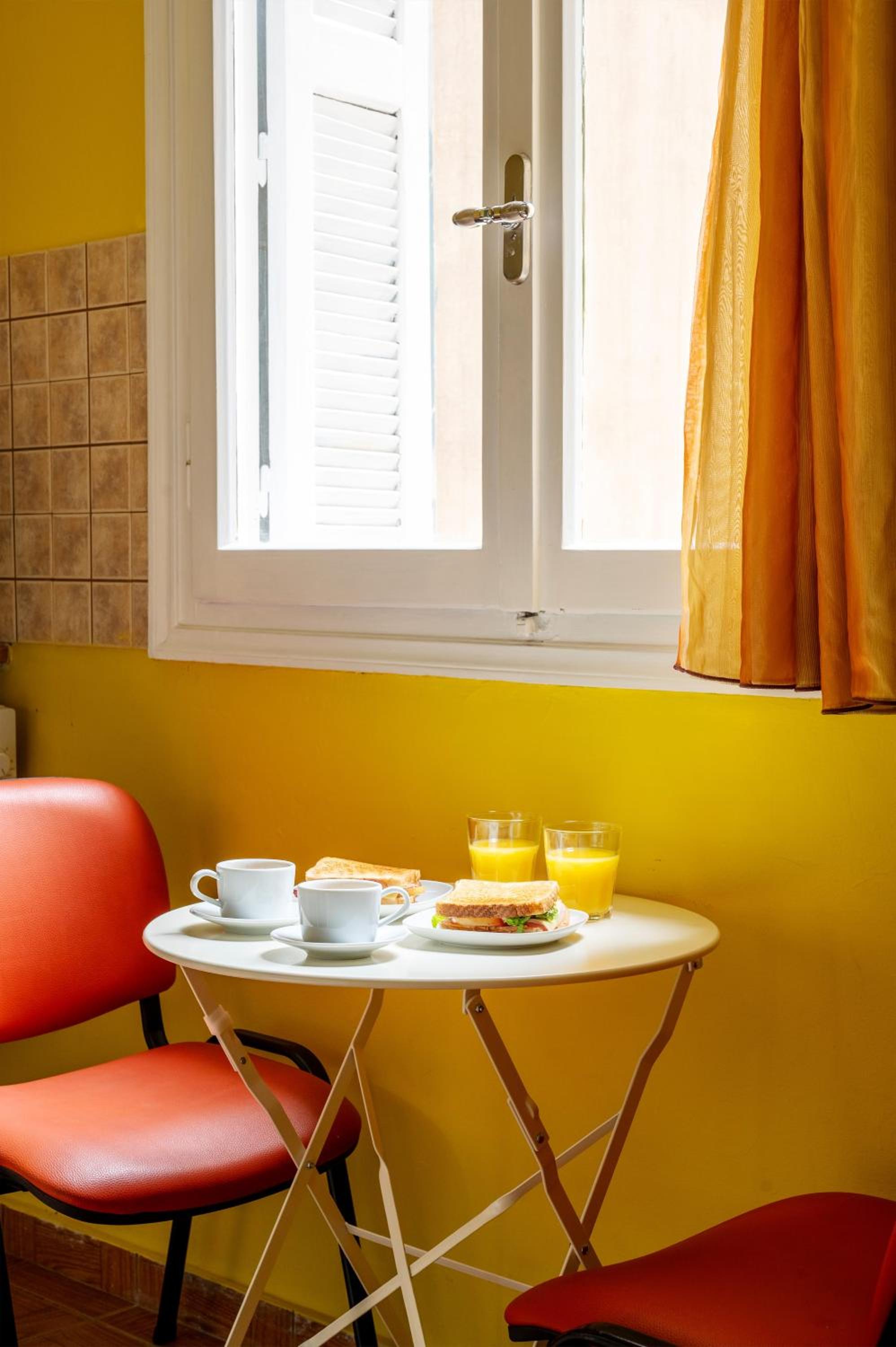 oscar city room