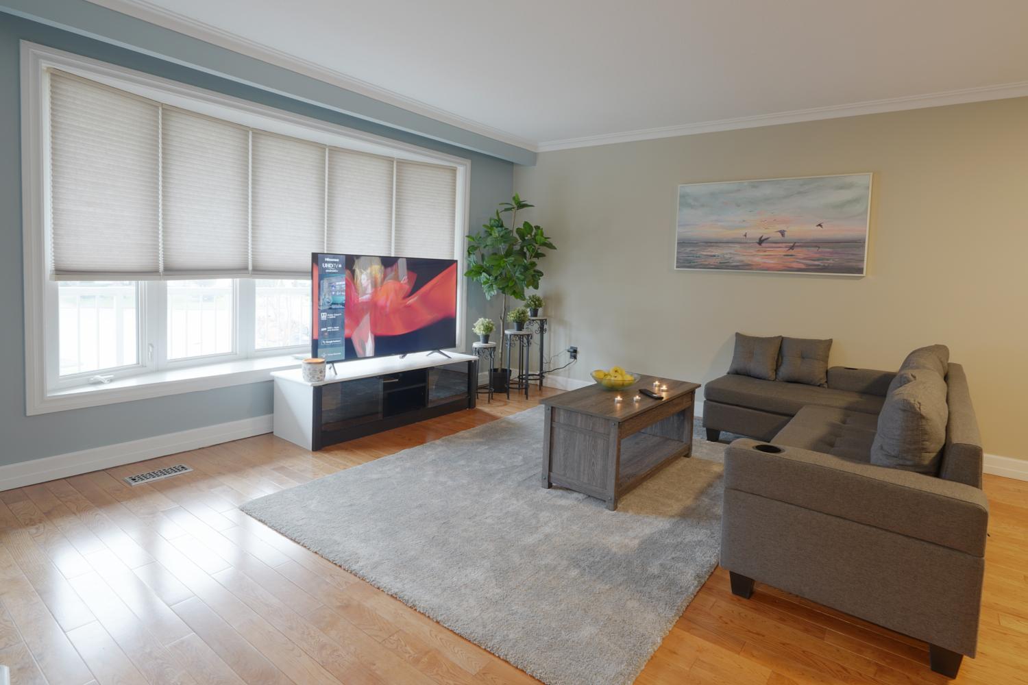 Master Accord With Bath & Steps to Subway