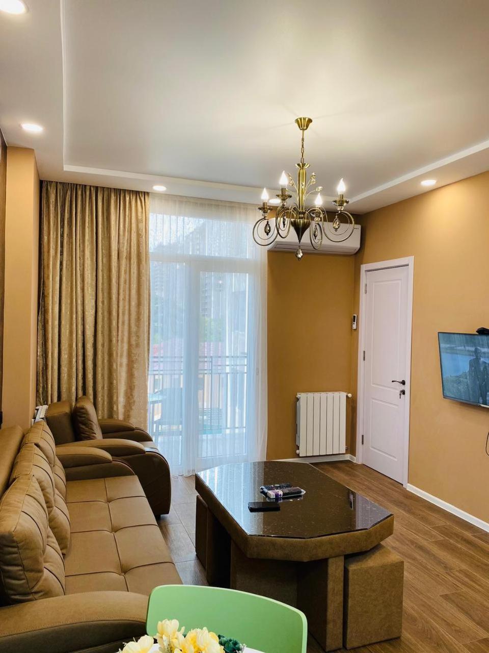 Zviadis Flat