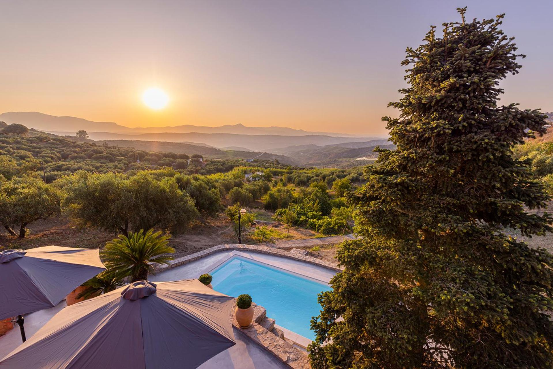 Casa Luna Heraklion with private pool view 2