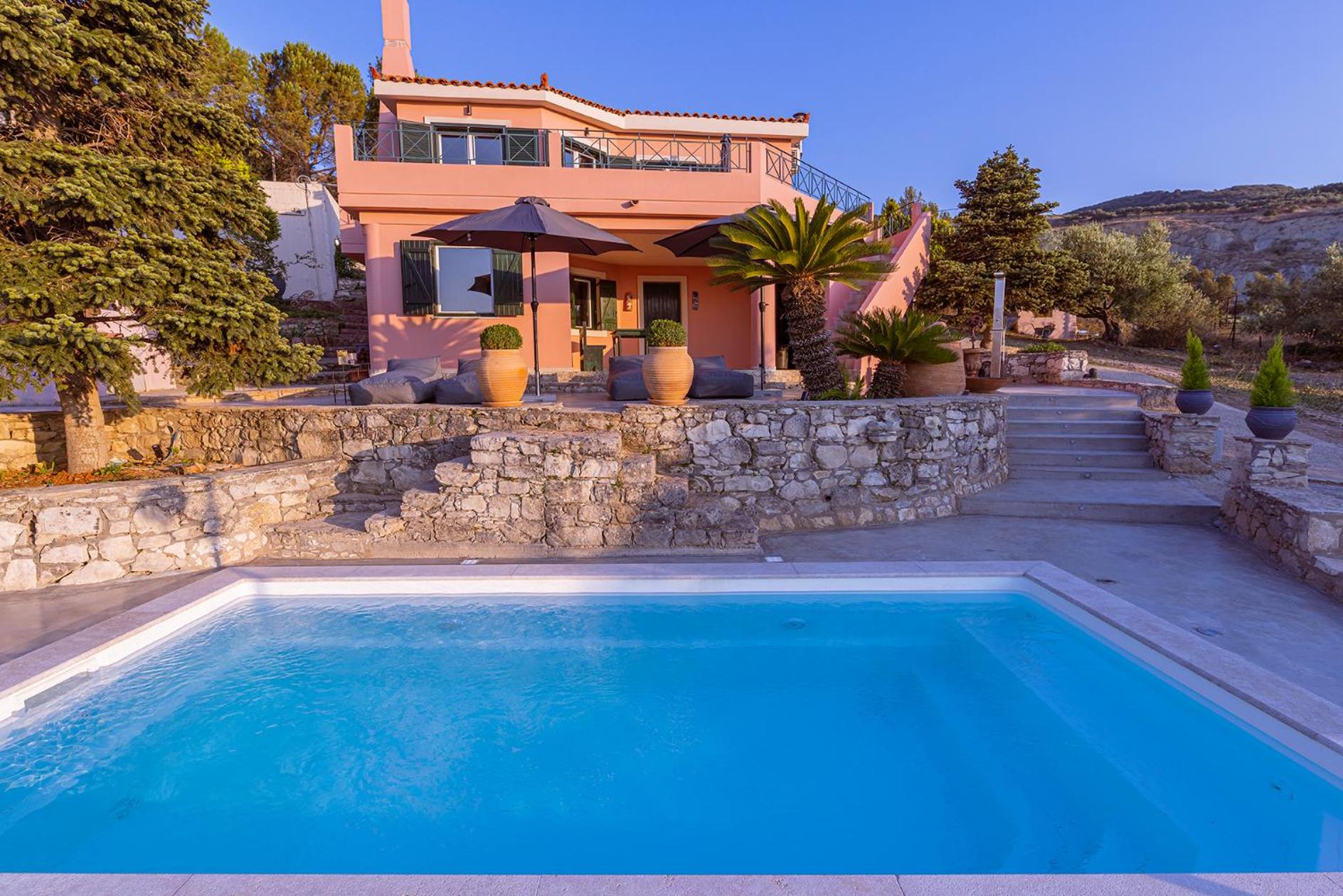 Casa Luna Heraklion with private pool view 3