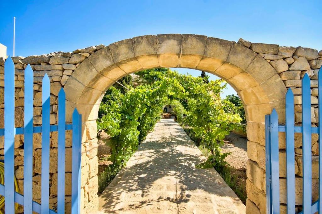 Casa Mezzodì' - Luxurious 18th C. Farmhouse with Gardens & Pool view 5