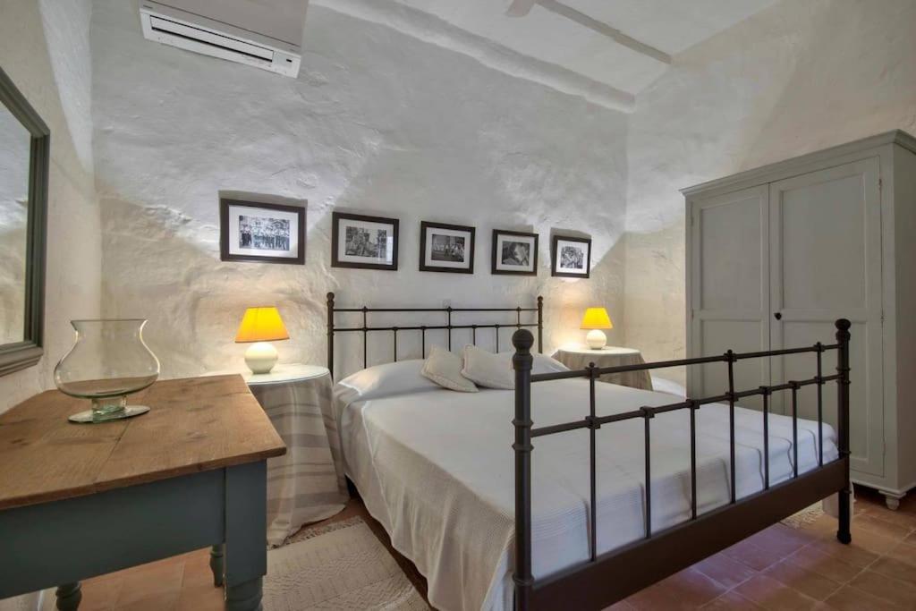 Casa Mezzodì' - Luxurious 18th C. Farmhouse with Gardens & Pool photo 4