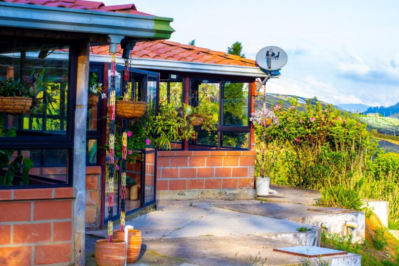 Casa de Campo vía El Peñol Guatapé
