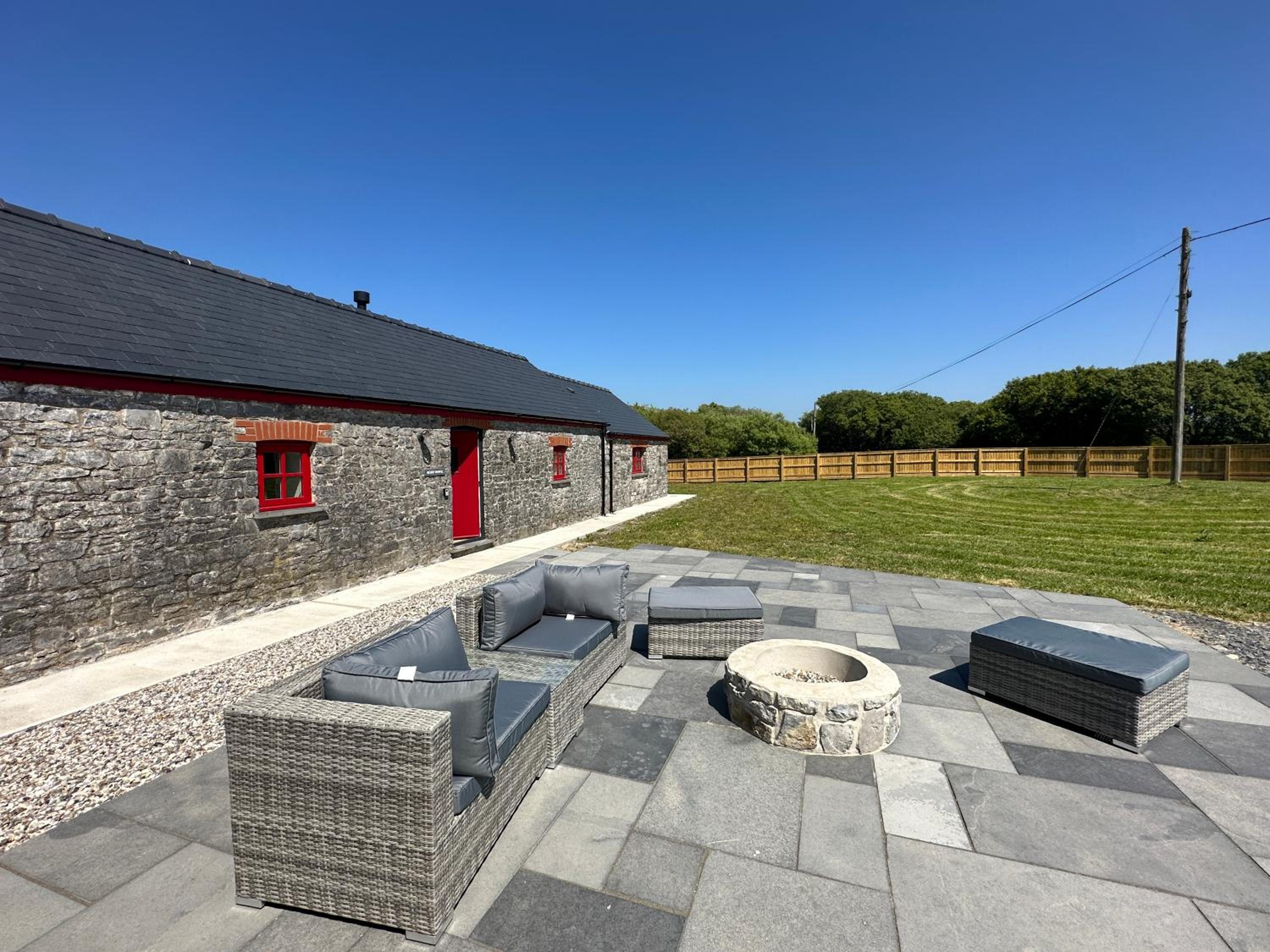 Beudy Howel - beautiful barn conversion with fire pit, close to beaches