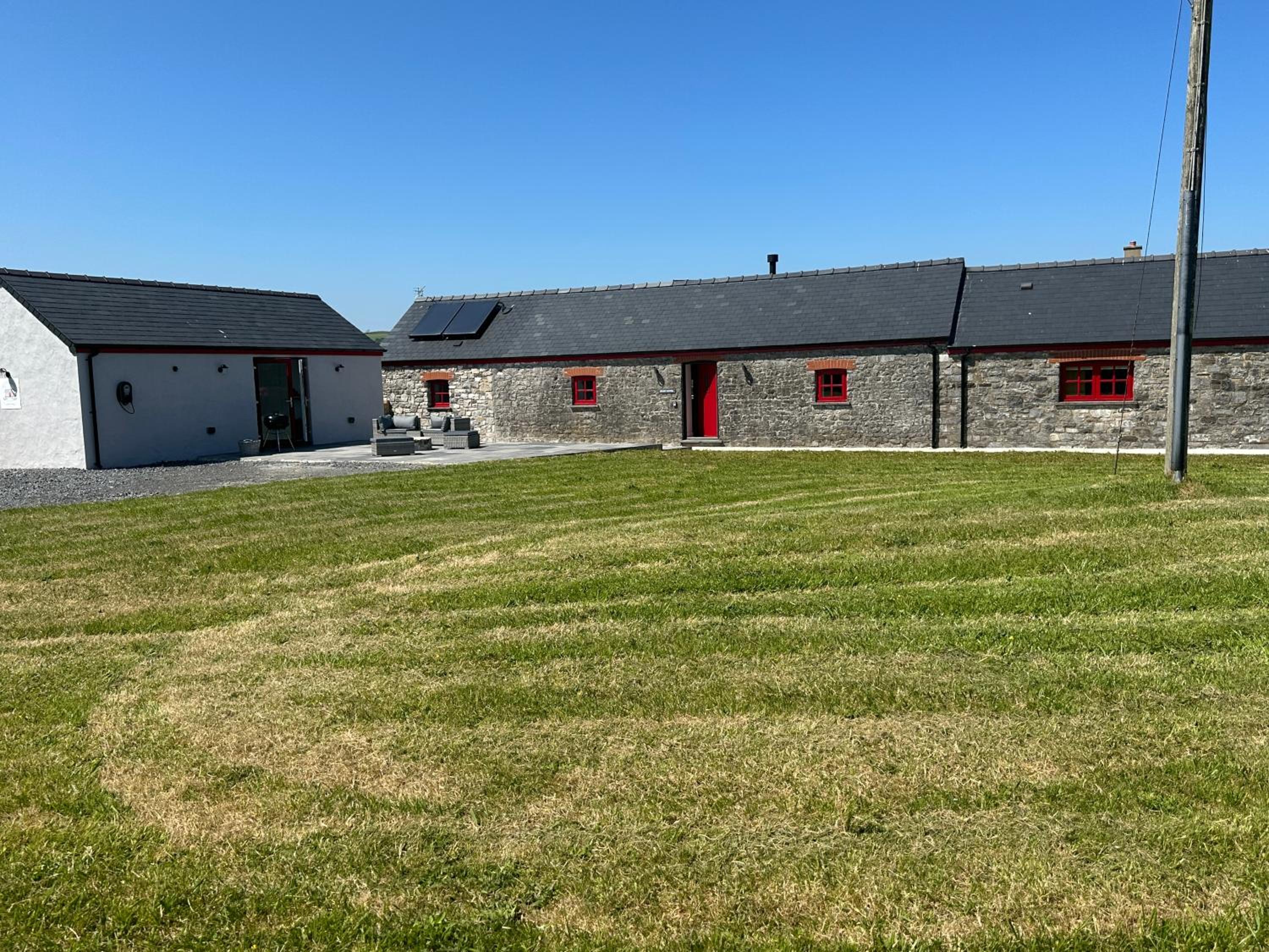 Beudy Howel - beautiful barn conversion with fire pit, close to beaches