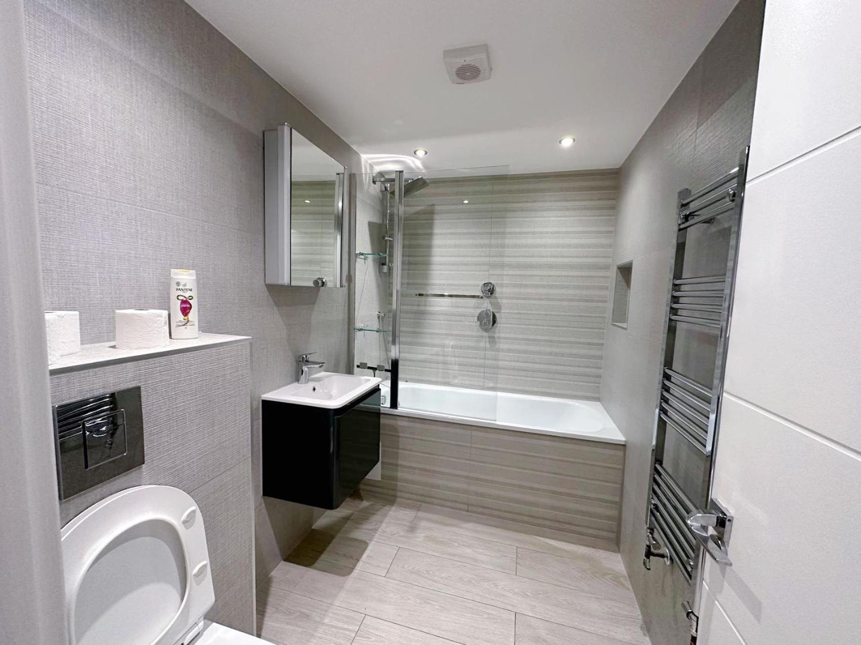 Massive Flat Near Greenwich Park( with office)