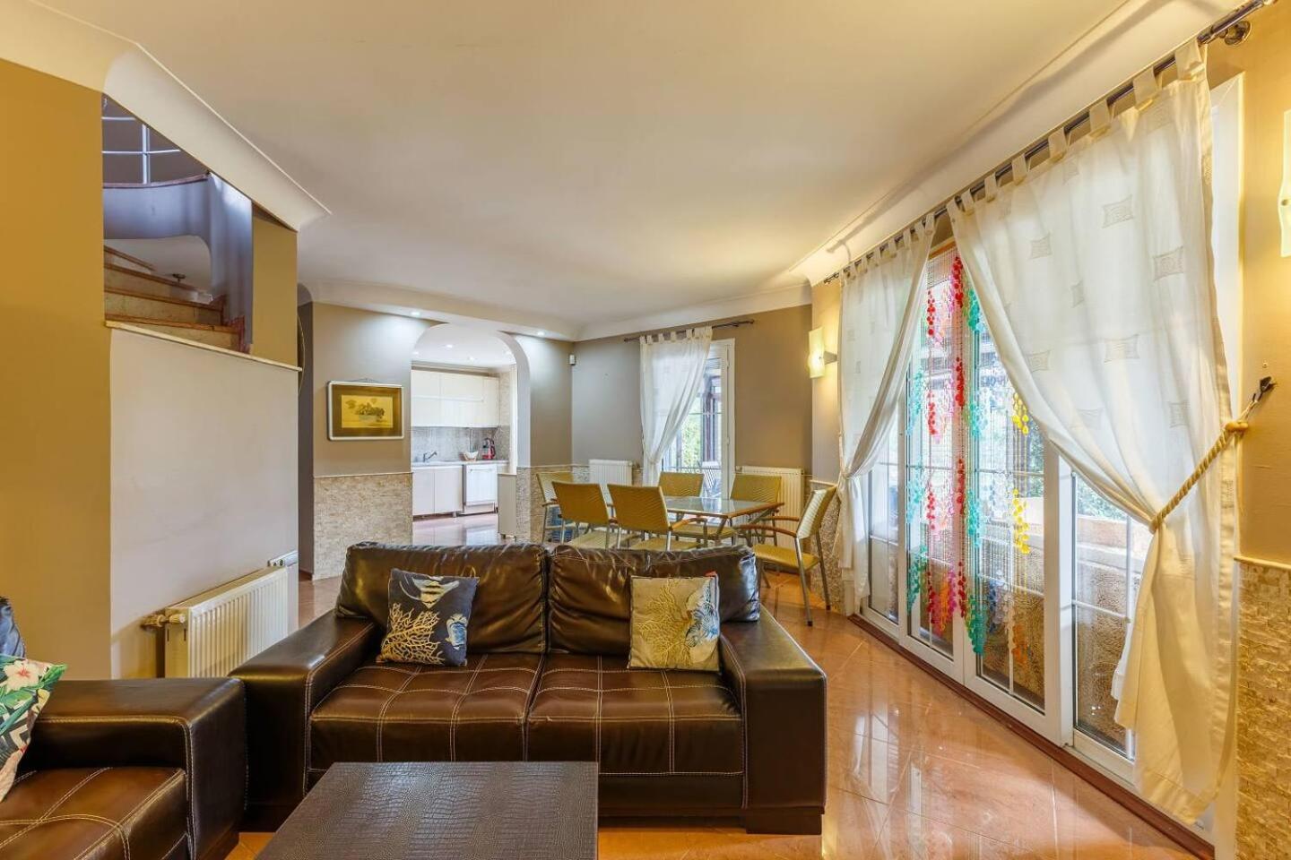 Villa Moon