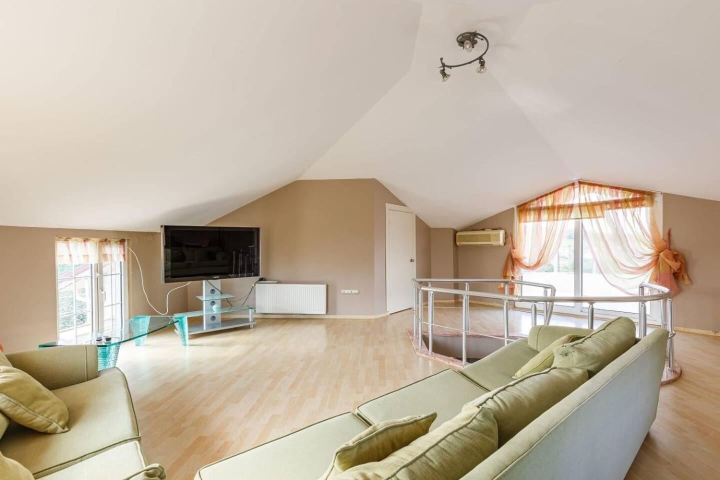Villa Moon