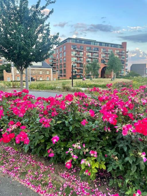 Spacious 2 bed flat next to Elizabeth line