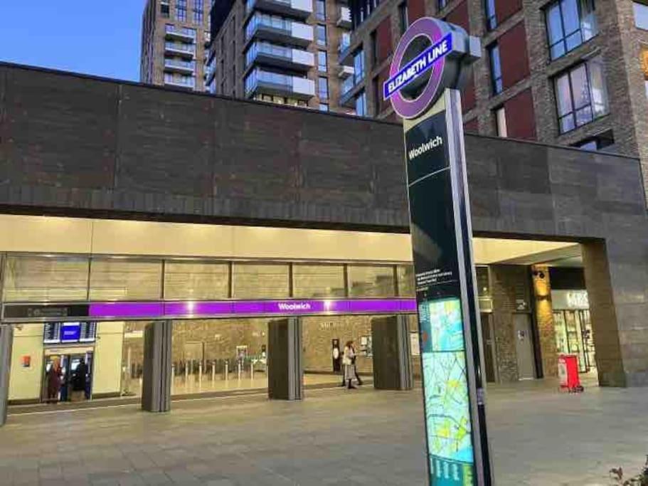 Spacious 2 bed flat next to Elizabeth line