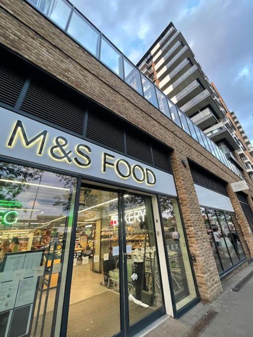 Spacious 2 bed flat next to Elizabeth line