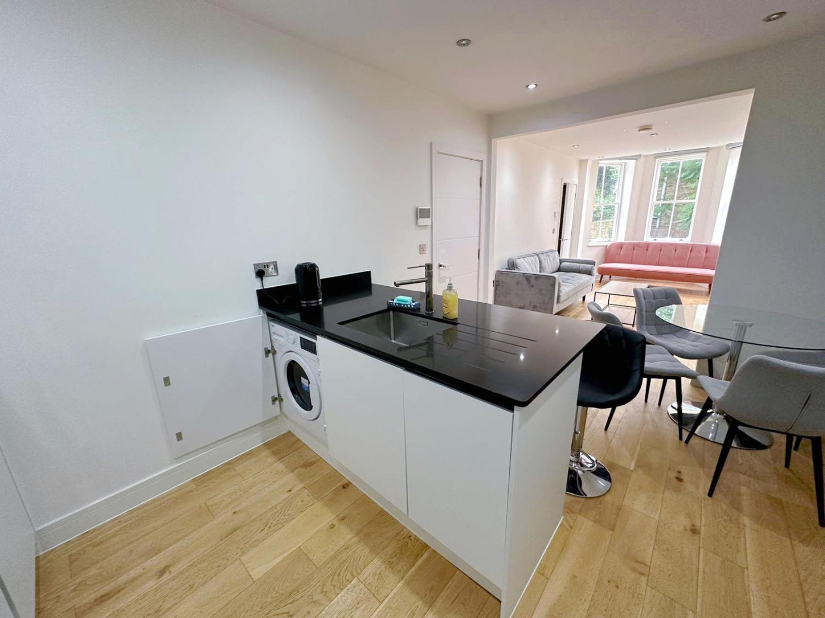 Massive Flat Near Greenwich Park( with office)