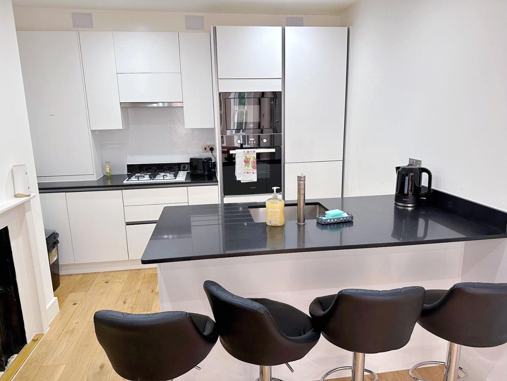 Massive Flat Near Greenwich Park( with office)