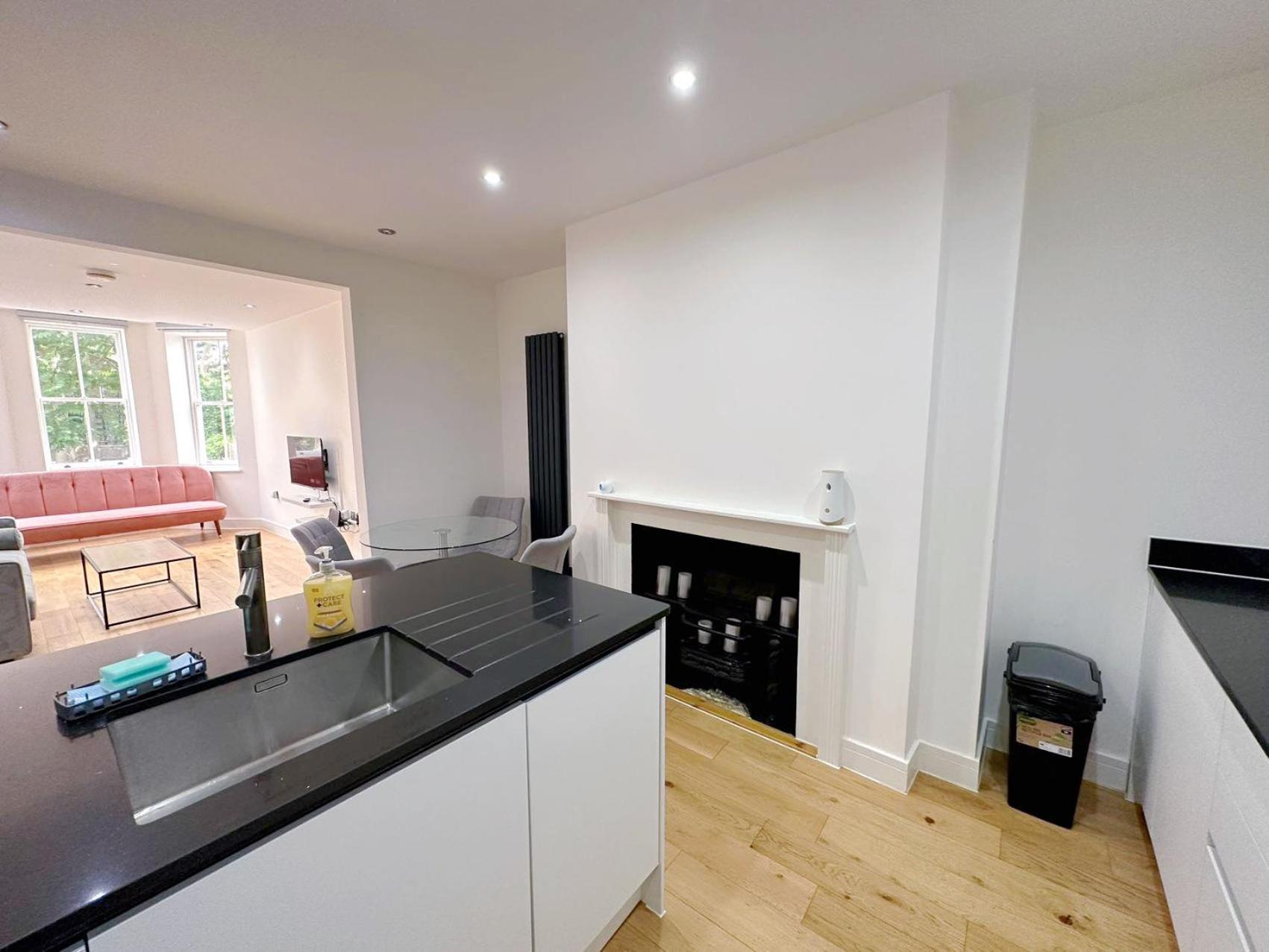 Massive Flat Near Greenwich Park( with office)