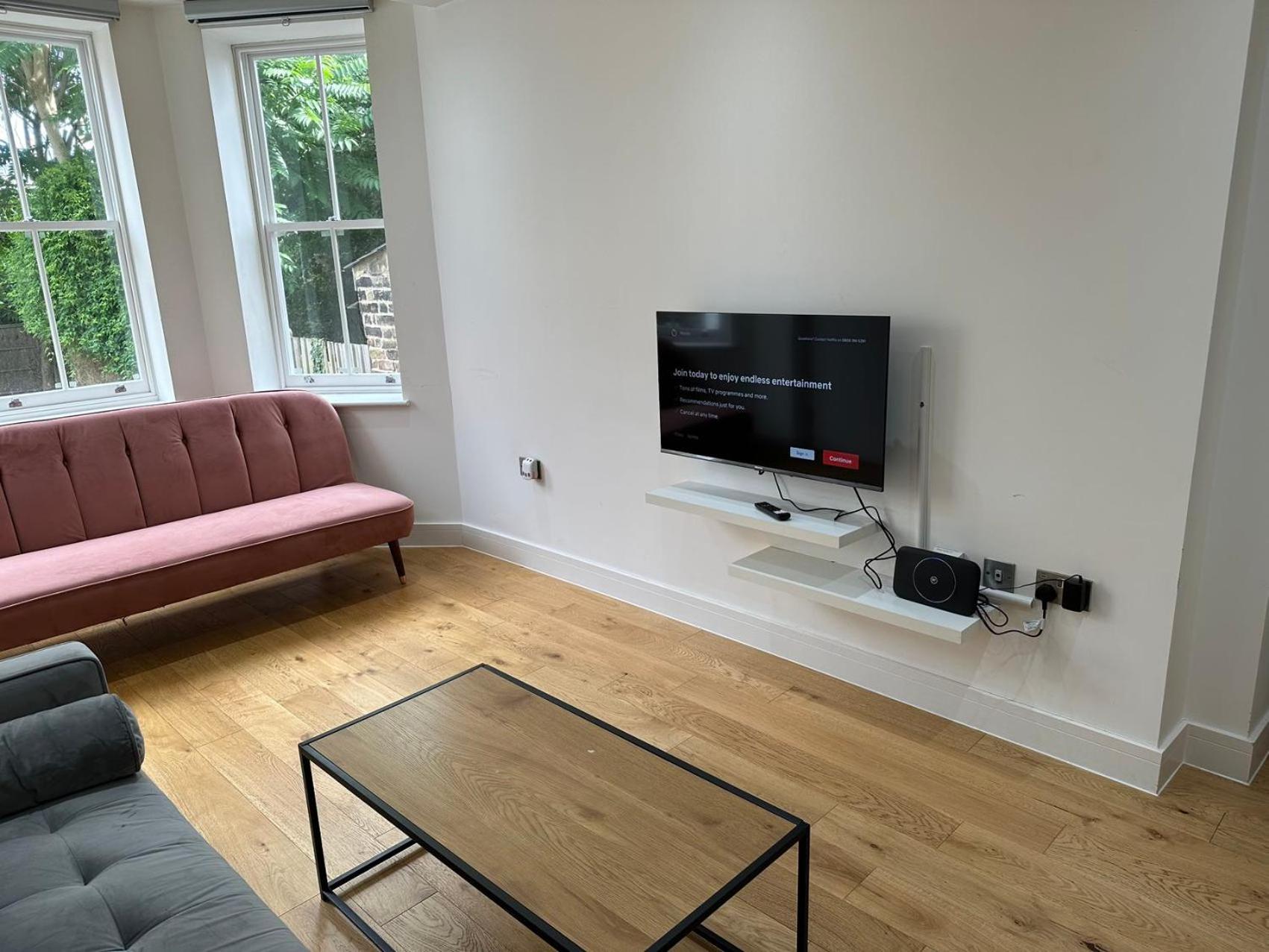 Massive Flat Near Greenwich Park( with office)