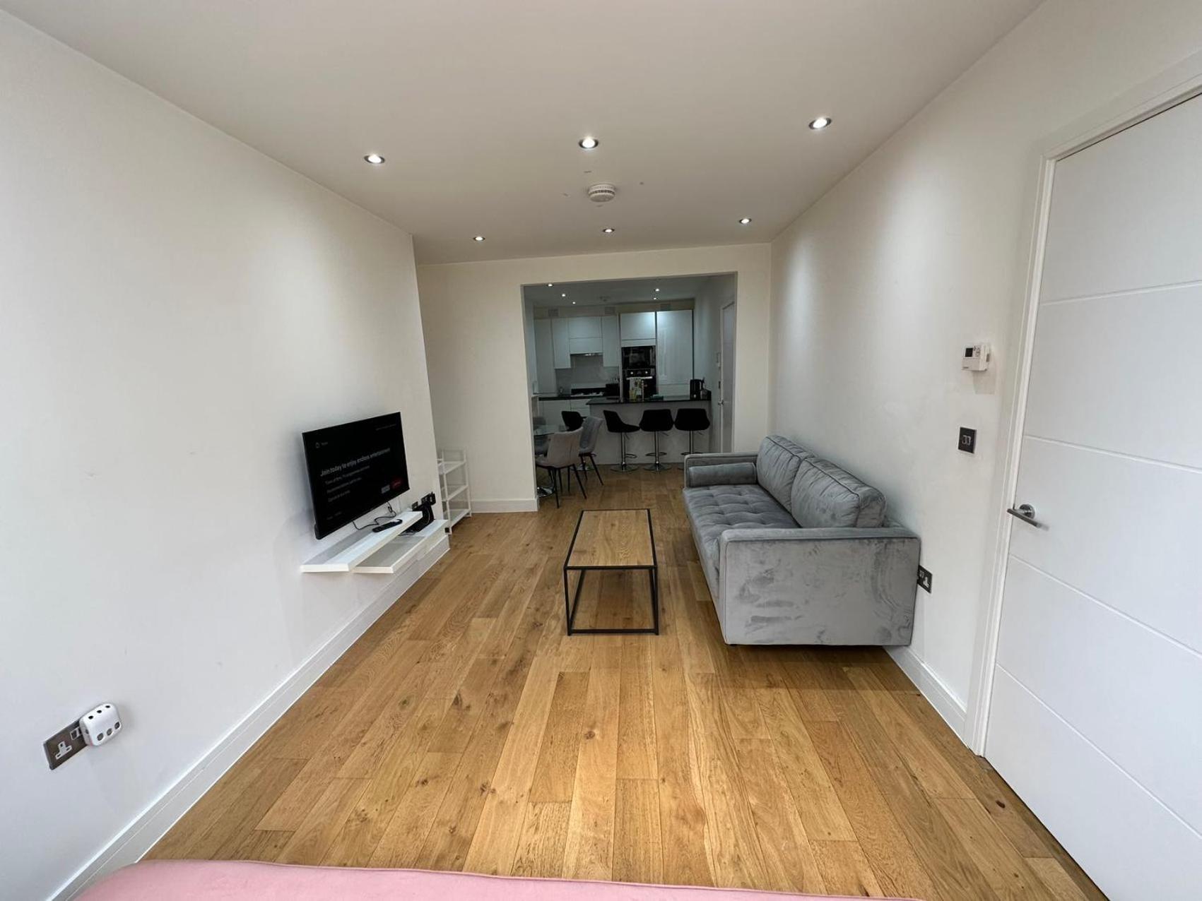Massive Flat Near Greenwich Park( with office)