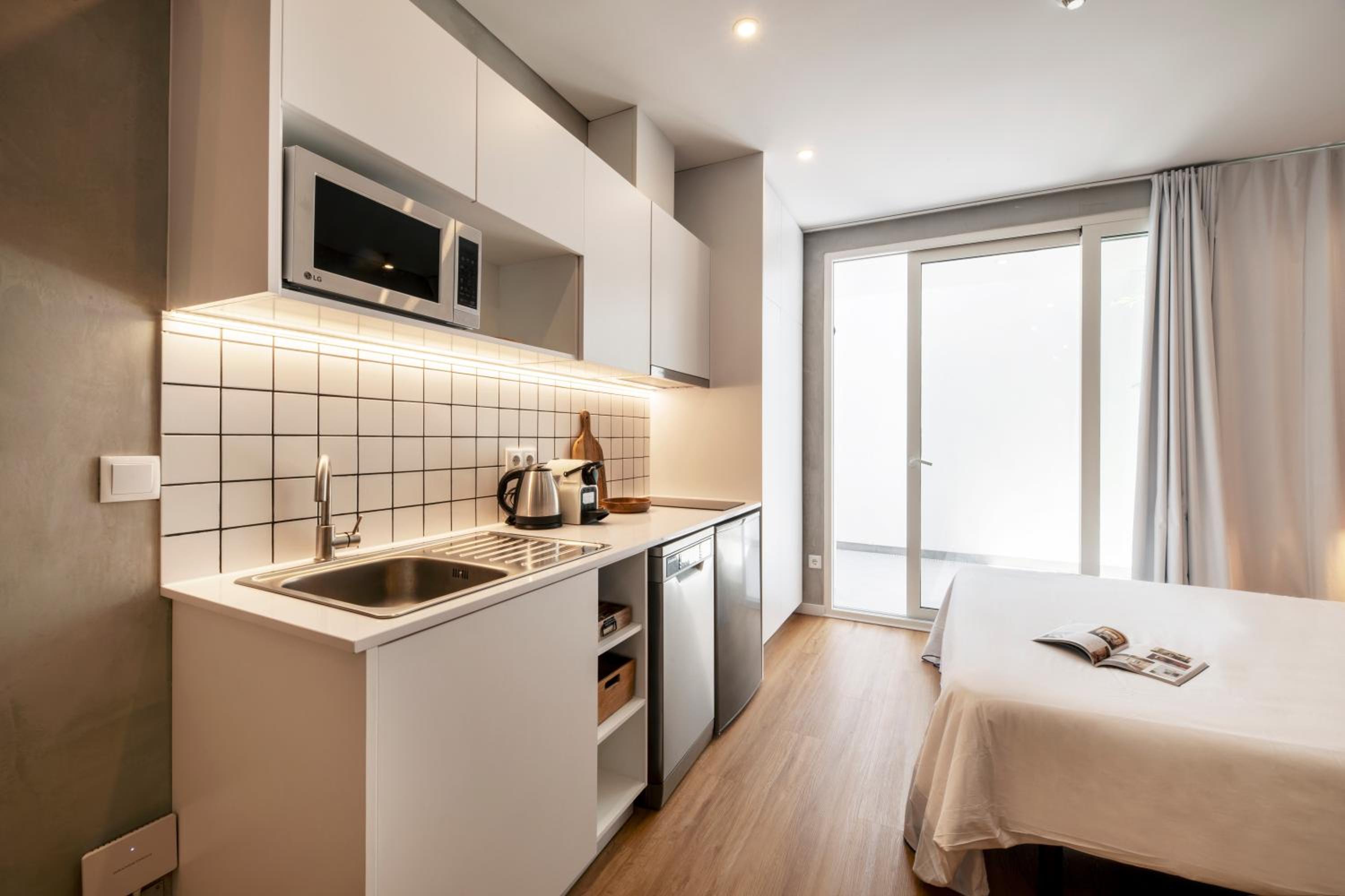 Lisbon Oriente Apartments by Olala Homes view 3