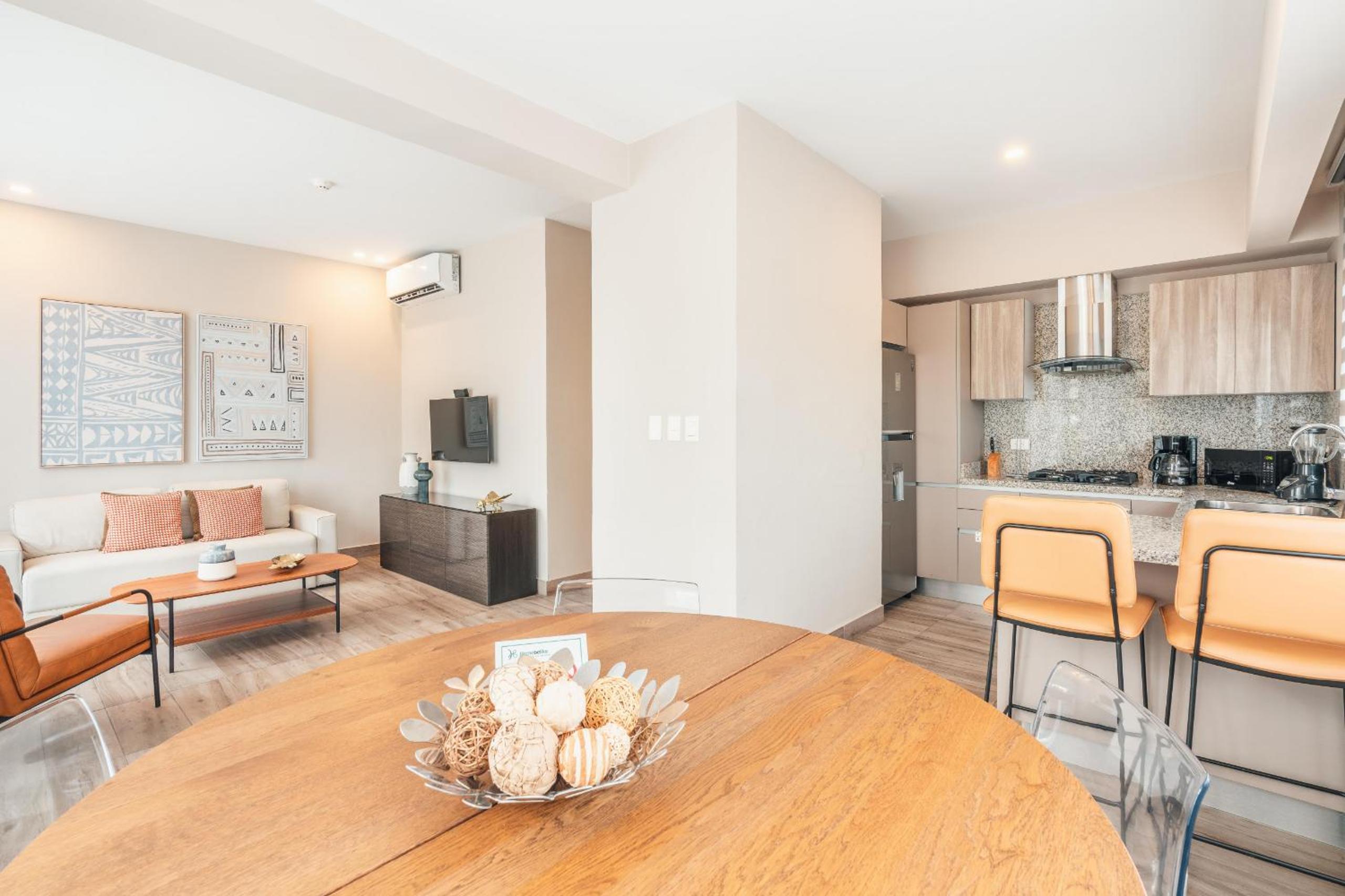 Fully Serviced Apartment at Regatta Living II - 302 view 3
