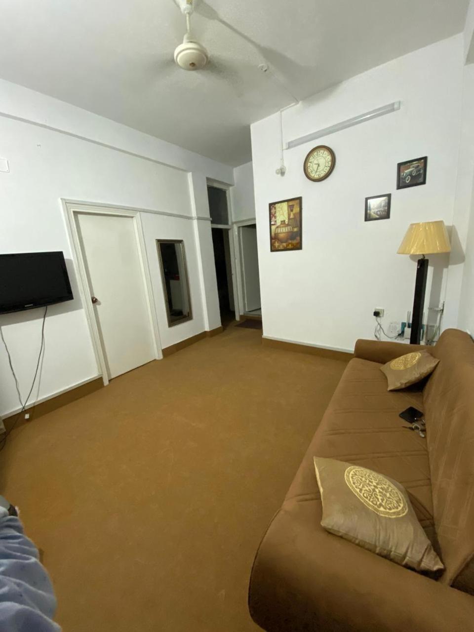 Apartment first floor for rent near commercial market satellite town Rawalpindi view 3