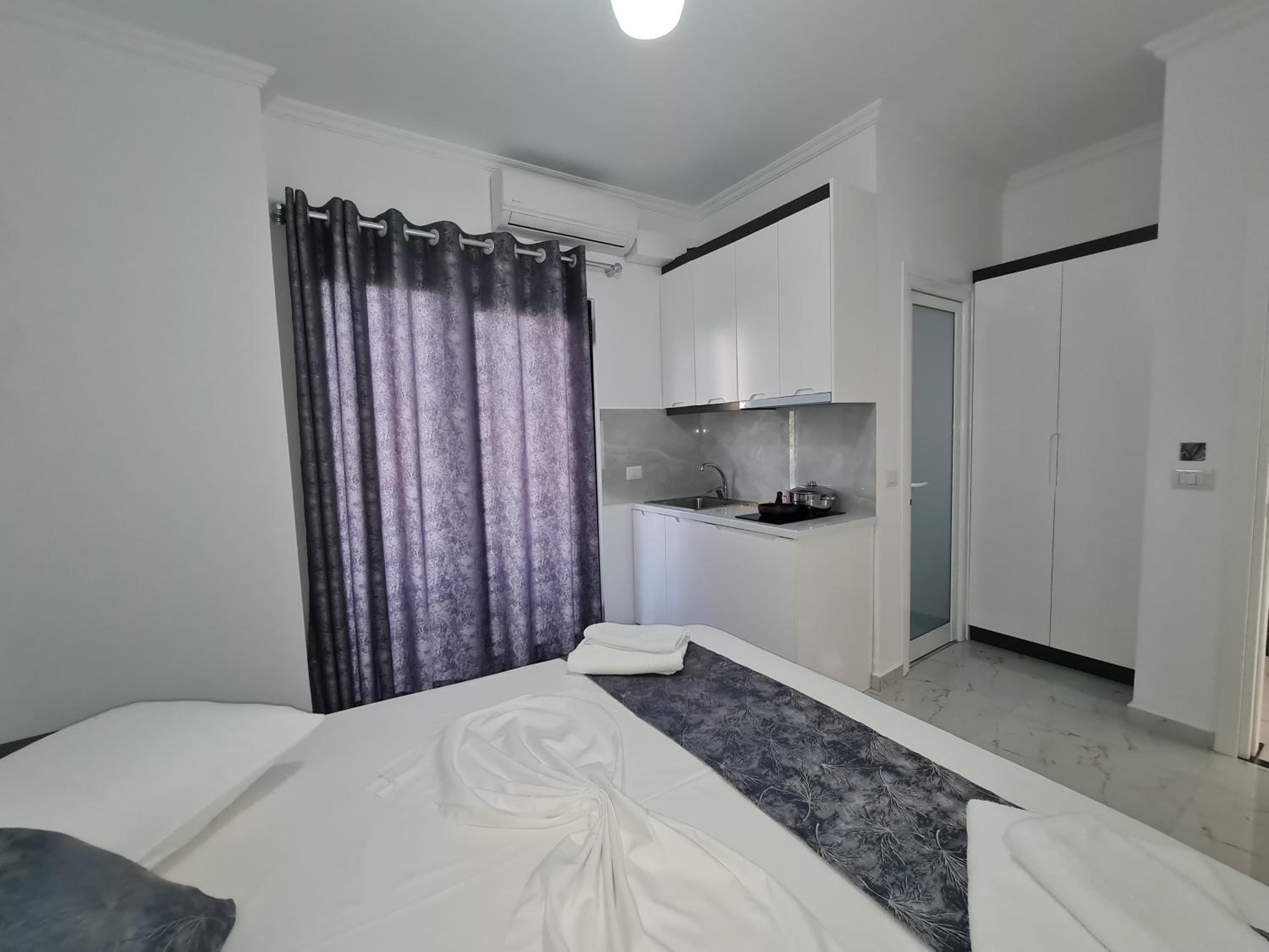 Eos ApartHotel
