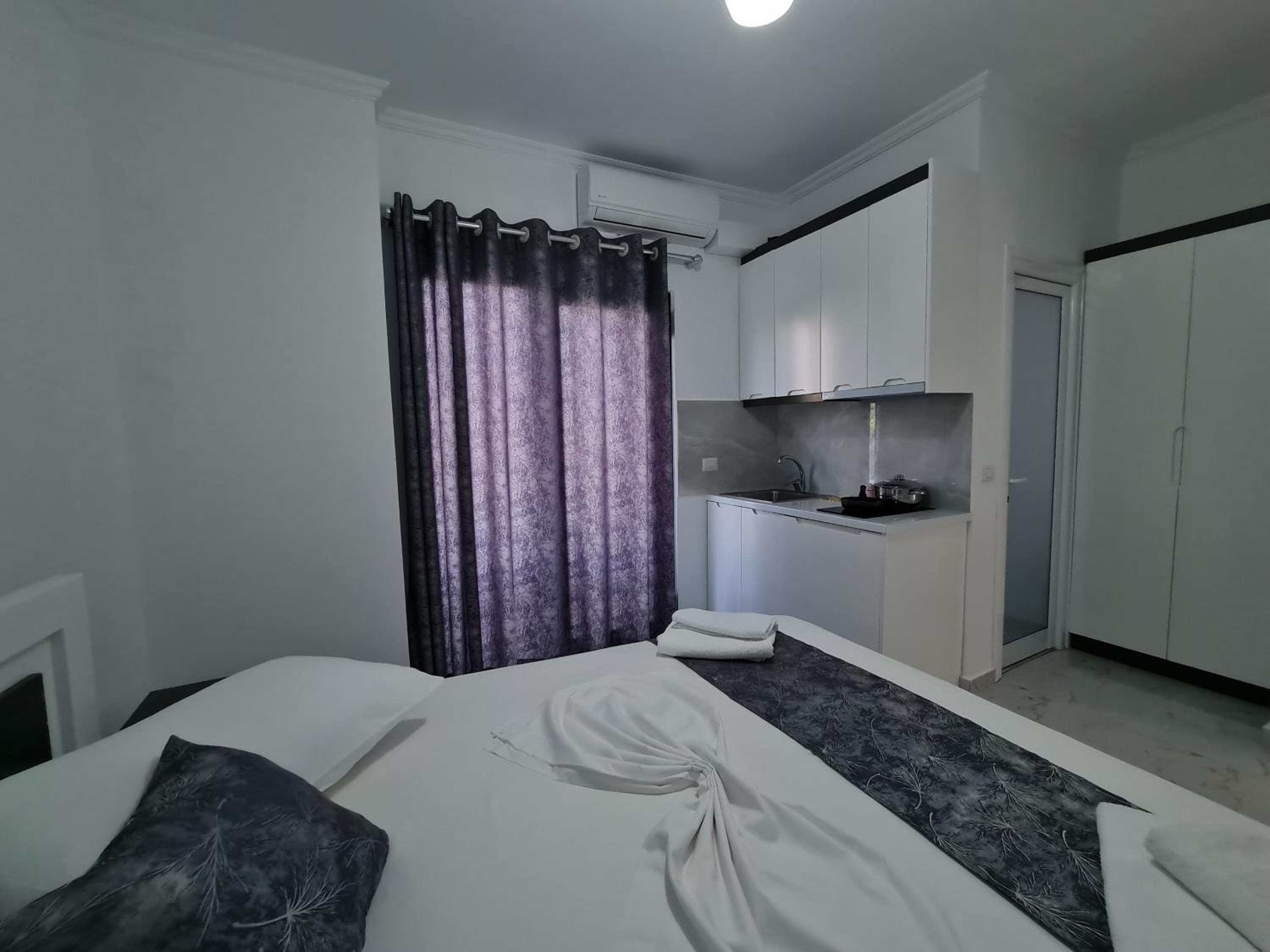 Eos ApartHotel