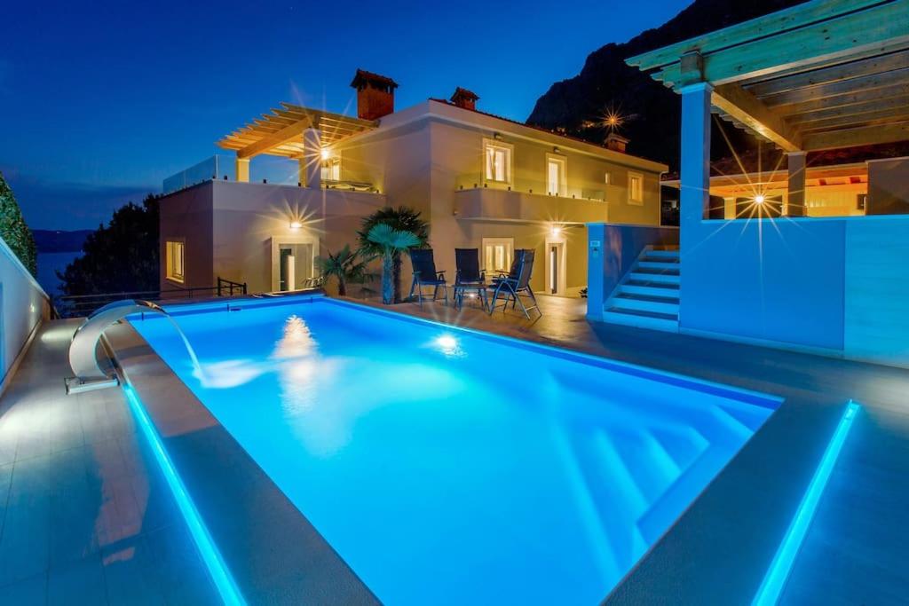VILLA VIDIROTI- luxury 400 m2 villa complex view 5