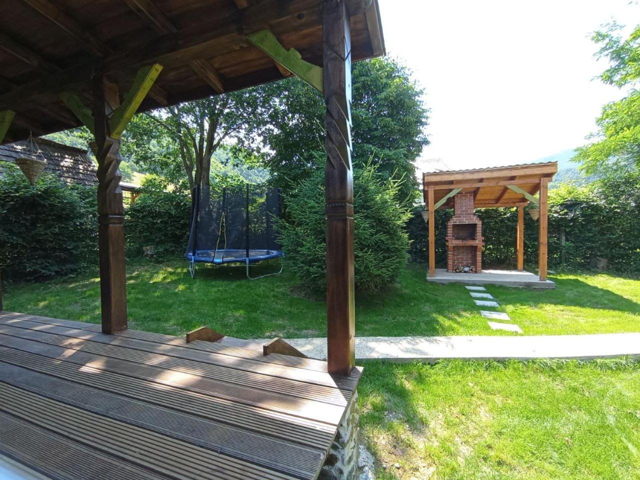 Photo 10