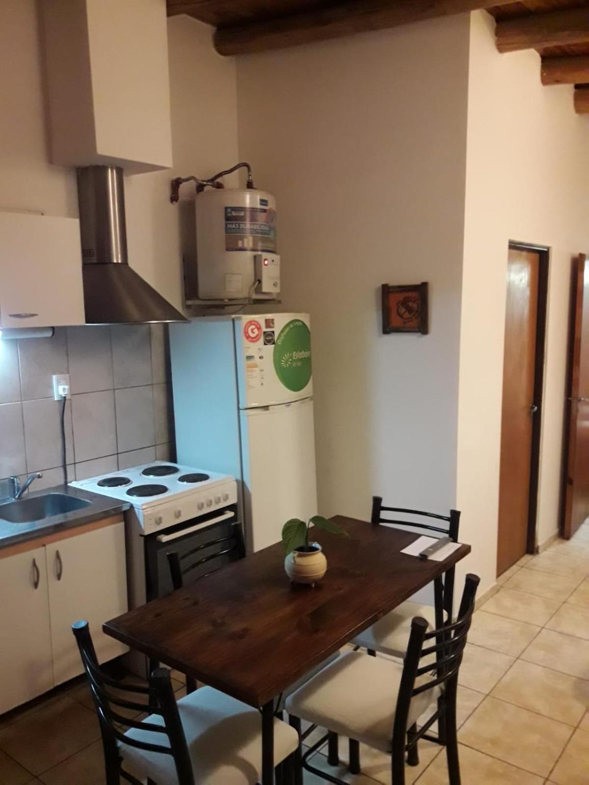 DEPARTAMENTO CÉNTRICO - A DOS CUADRAS DE TERMINAL - Zona residencial