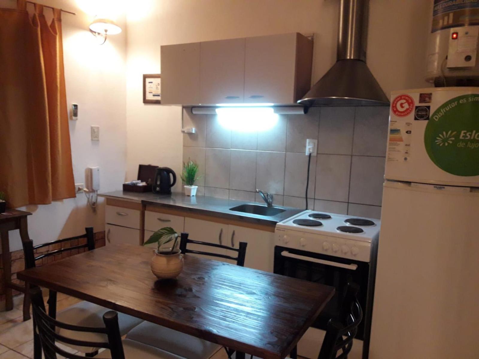 DEPARTAMENTO CÉNTRICO - A DOS CUADRAS DE TERMINAL - Zona residencial
