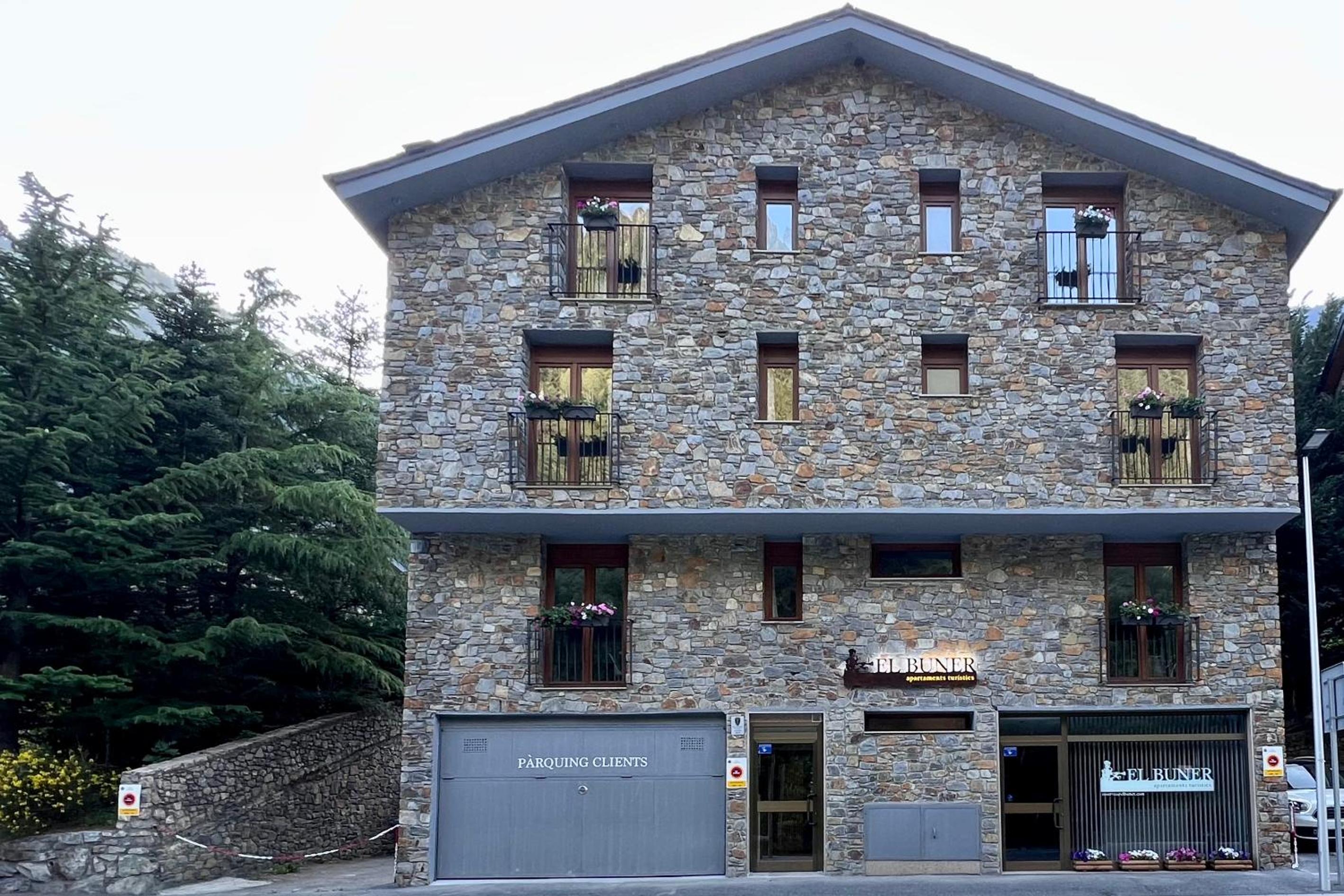 Apartaments Turistics El Buner