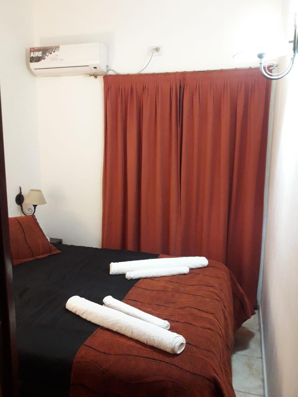 DEPARTAMENTO CÉNTRICO - A DOS CUADRAS DE TERMINAL - Zona residencial
