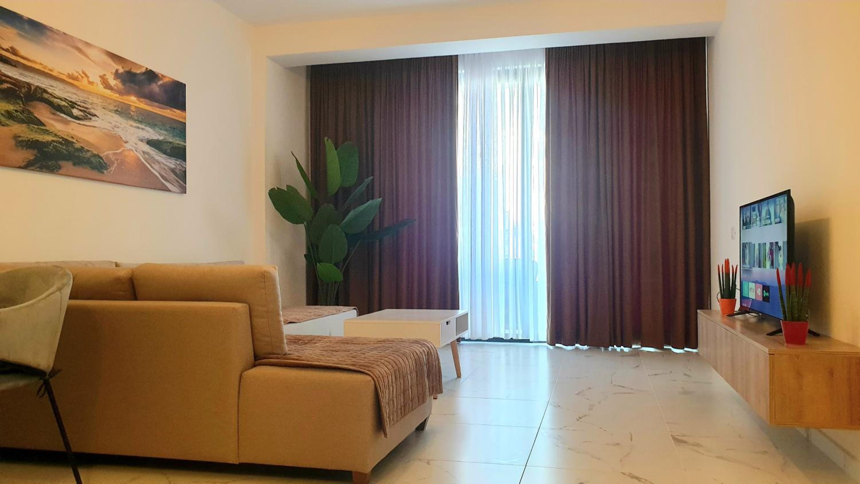2F Saranda Apartment