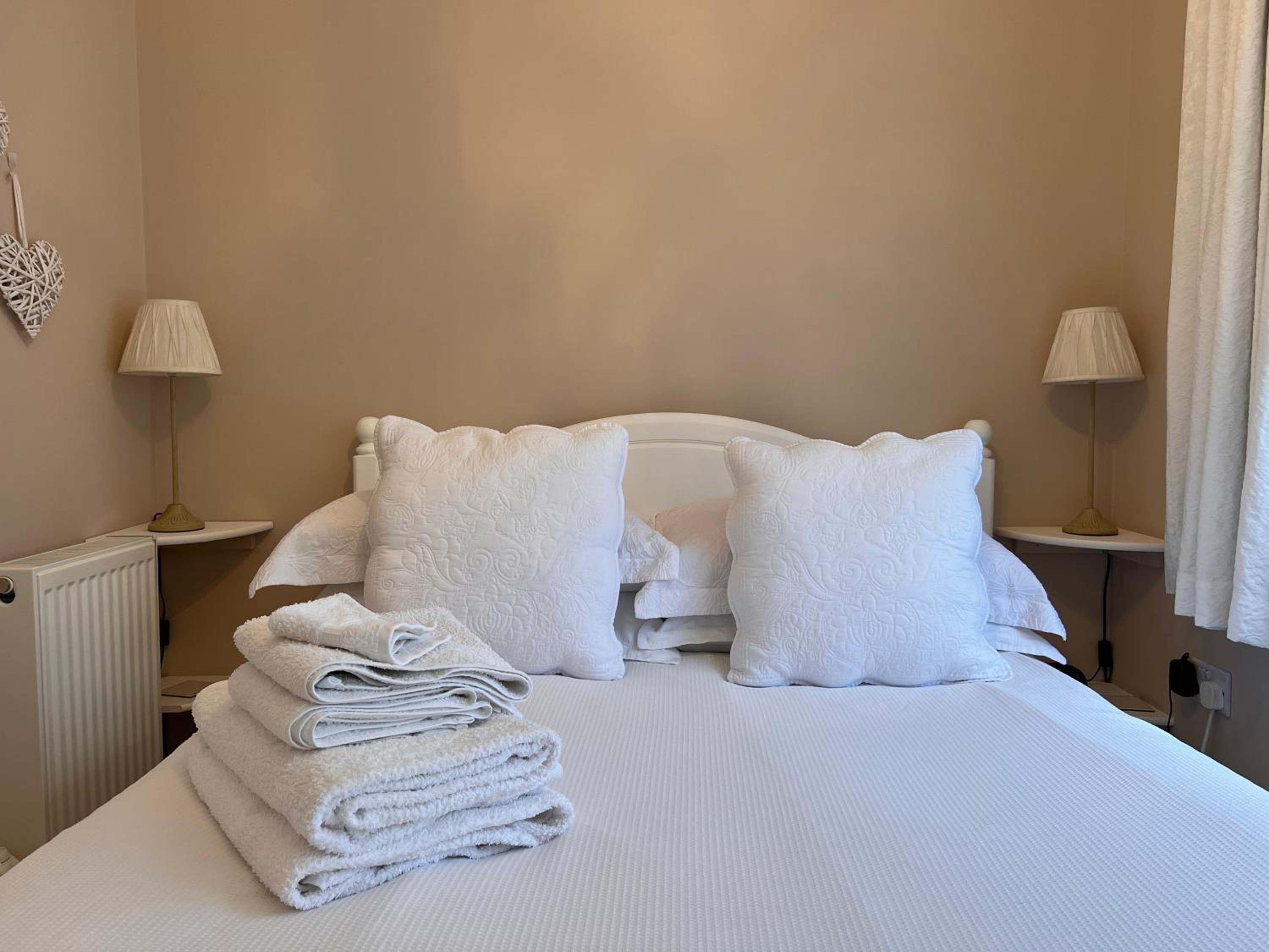 Luxury Guest Suite Dog Friendly view 2