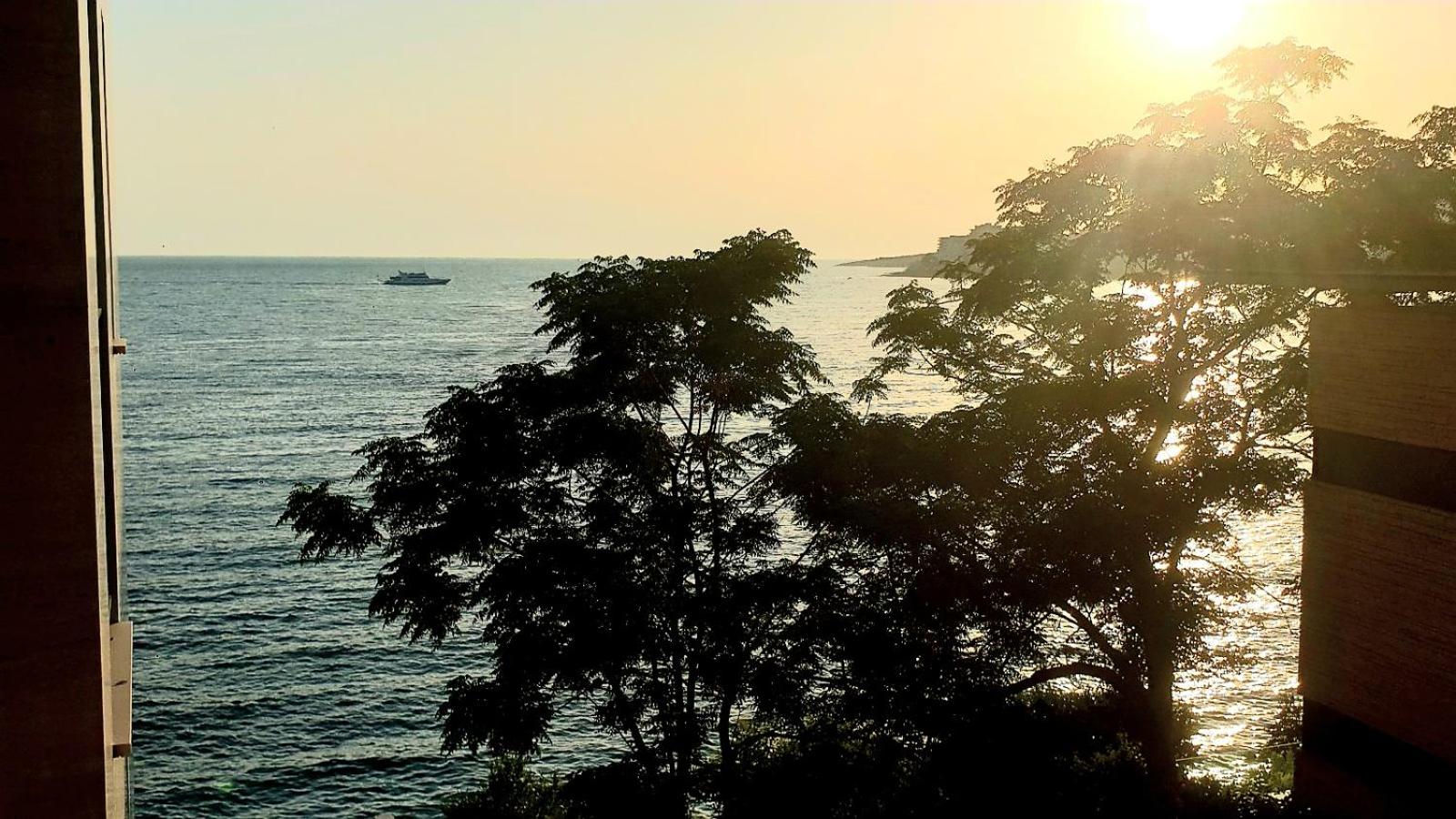 2F Saranda Apartment