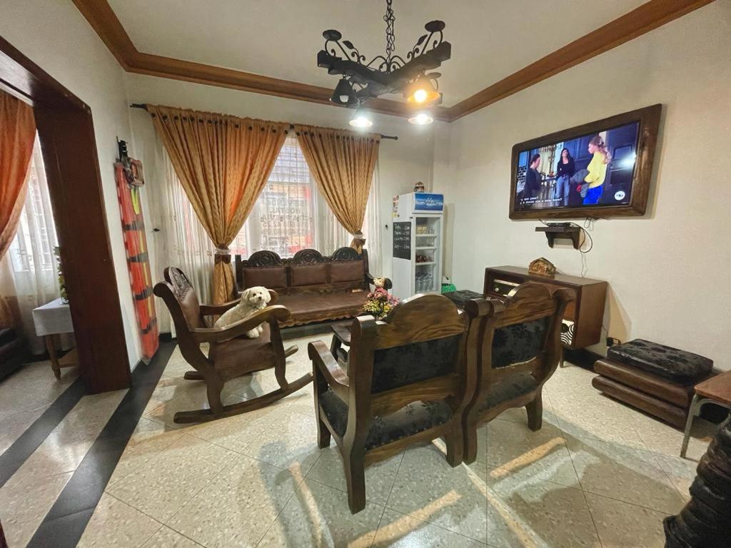 Hostal Internacional - Hostel