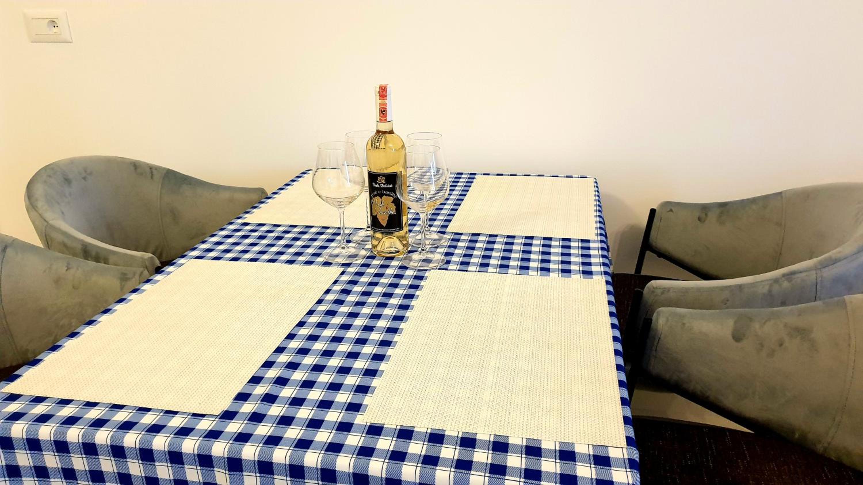 2F Saranda Apartment